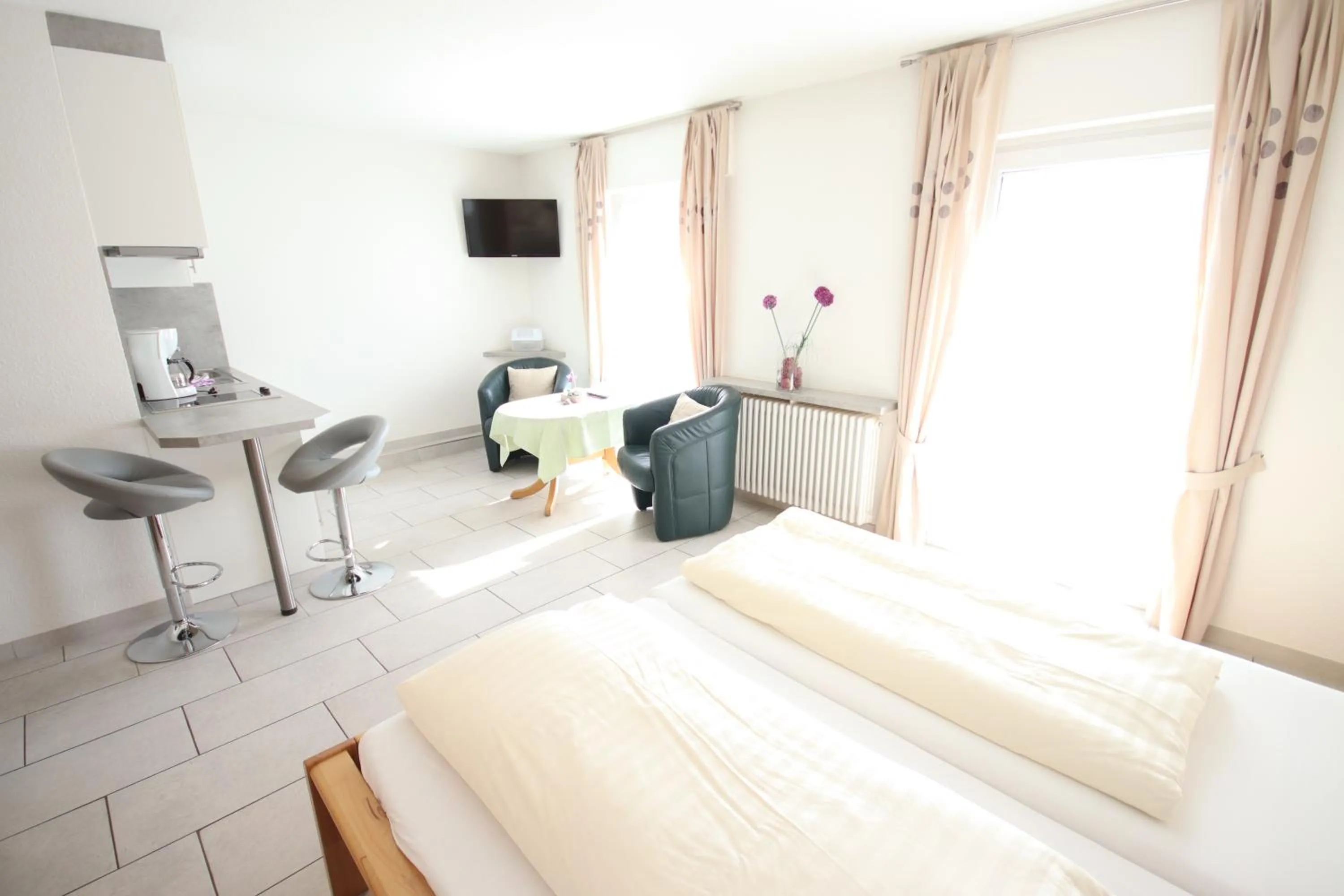 Photo of the whole room, Bed in Appartements Biedermeier