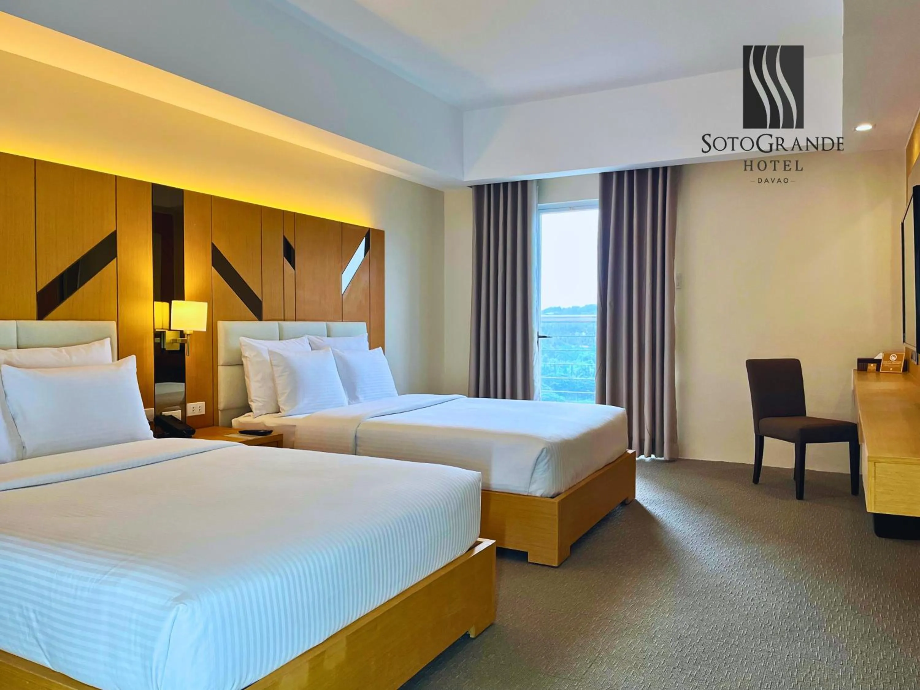 Balcony/Terrace, Bed in Sotogrande Davao Hotel