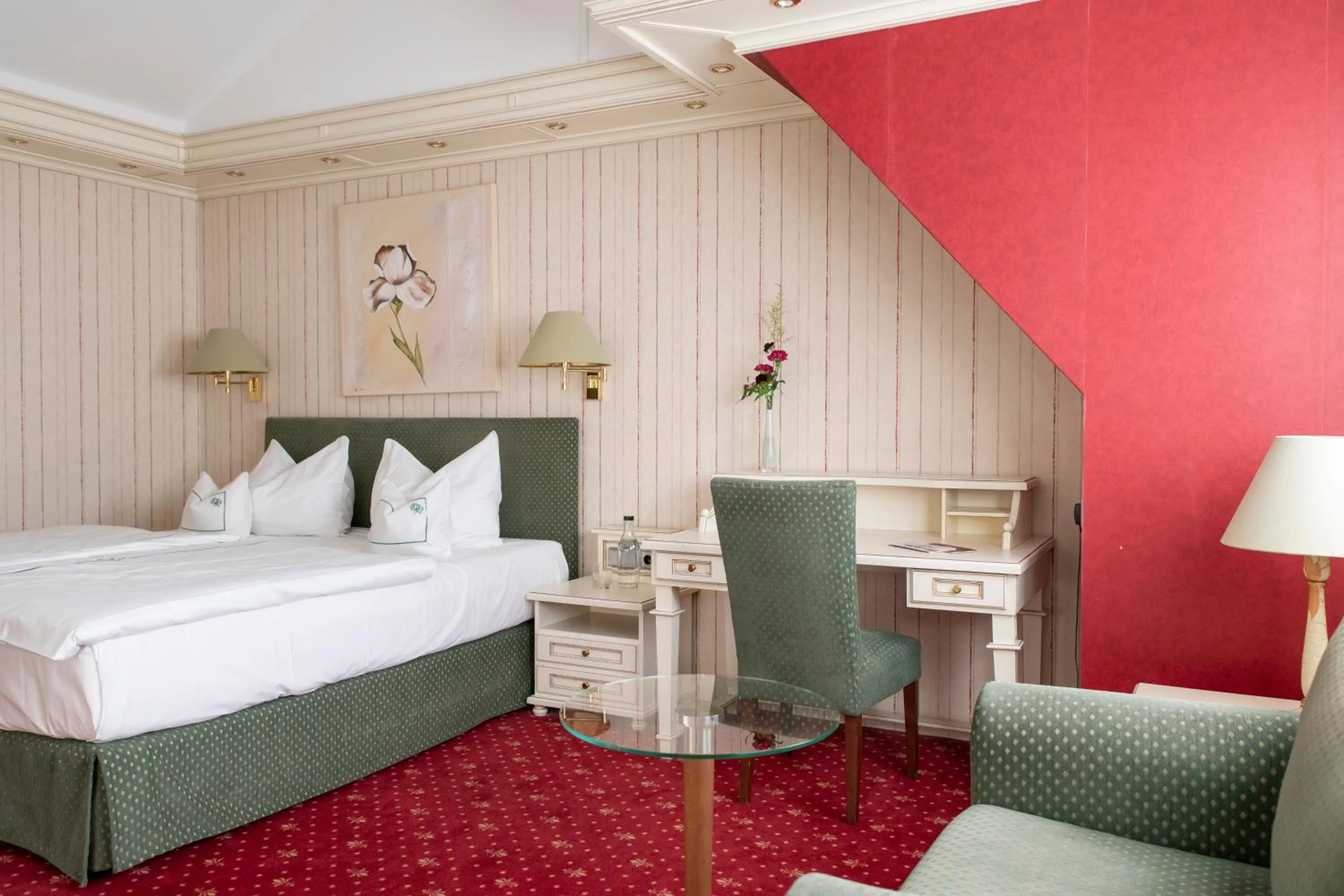 Photo of the whole room, Bed in Hotel Coellner Hof