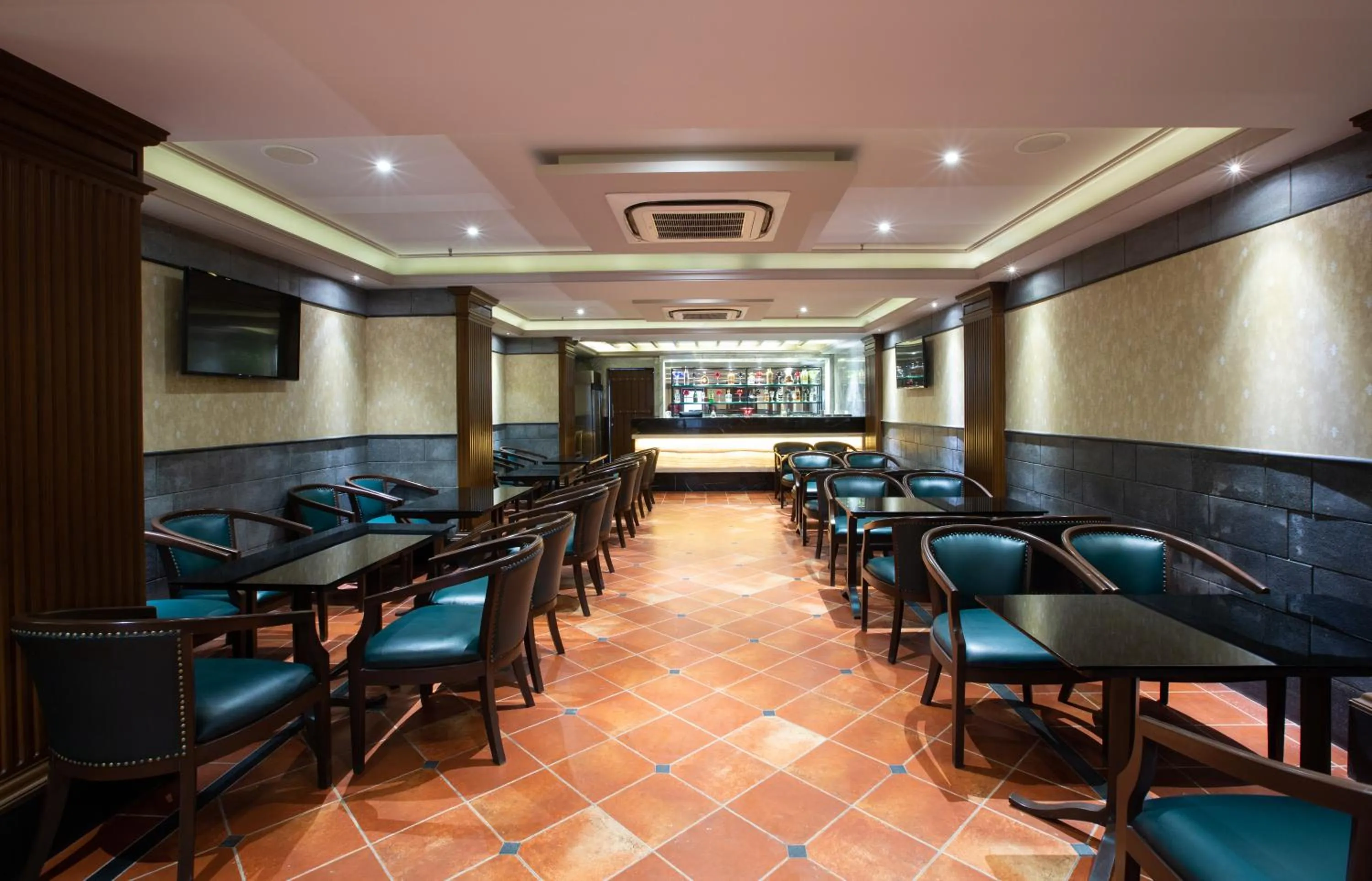 Lounge or bar in IKON By Annapoorna