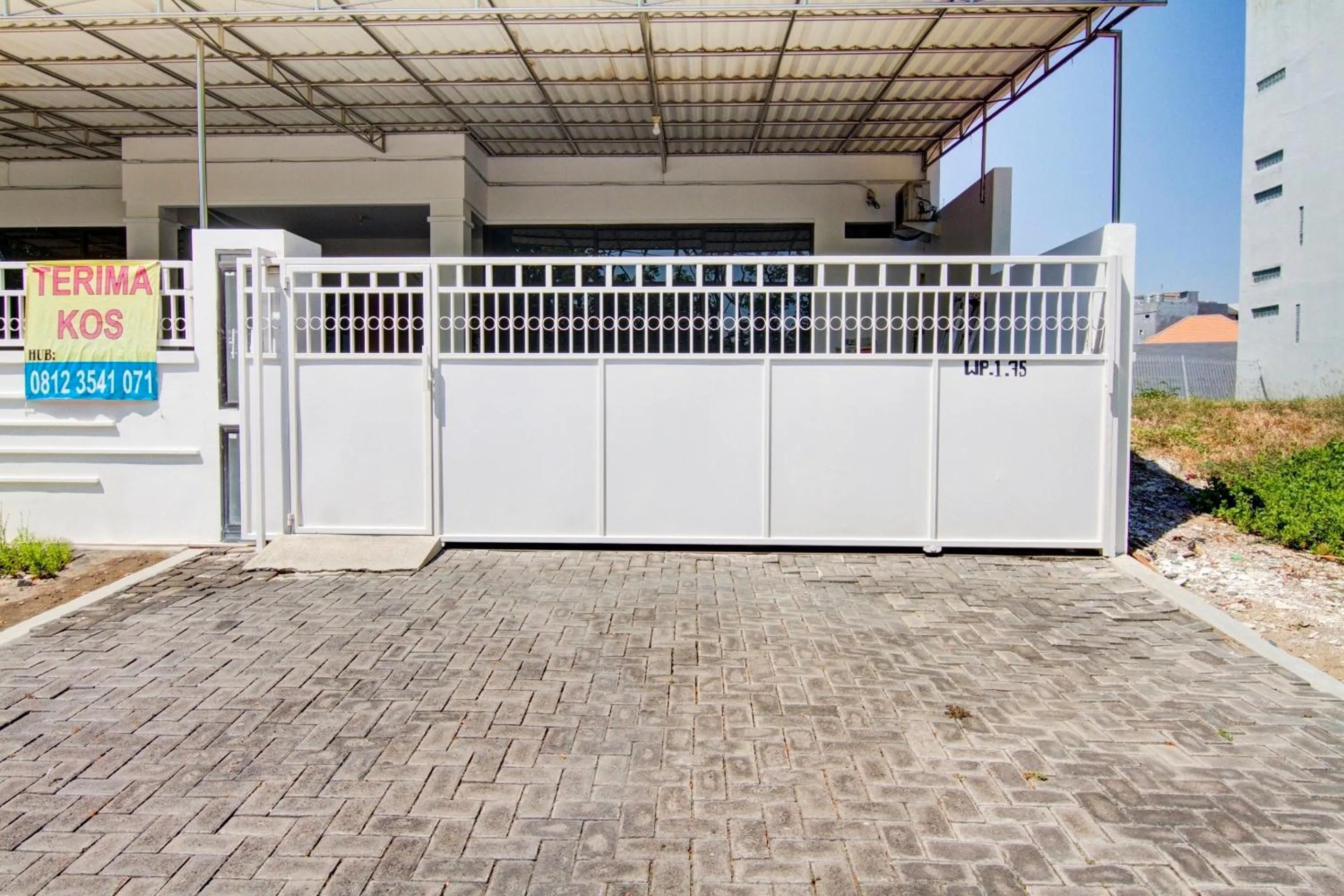 On site in OYO Life 89990 Kost Waterfront 75 Sub