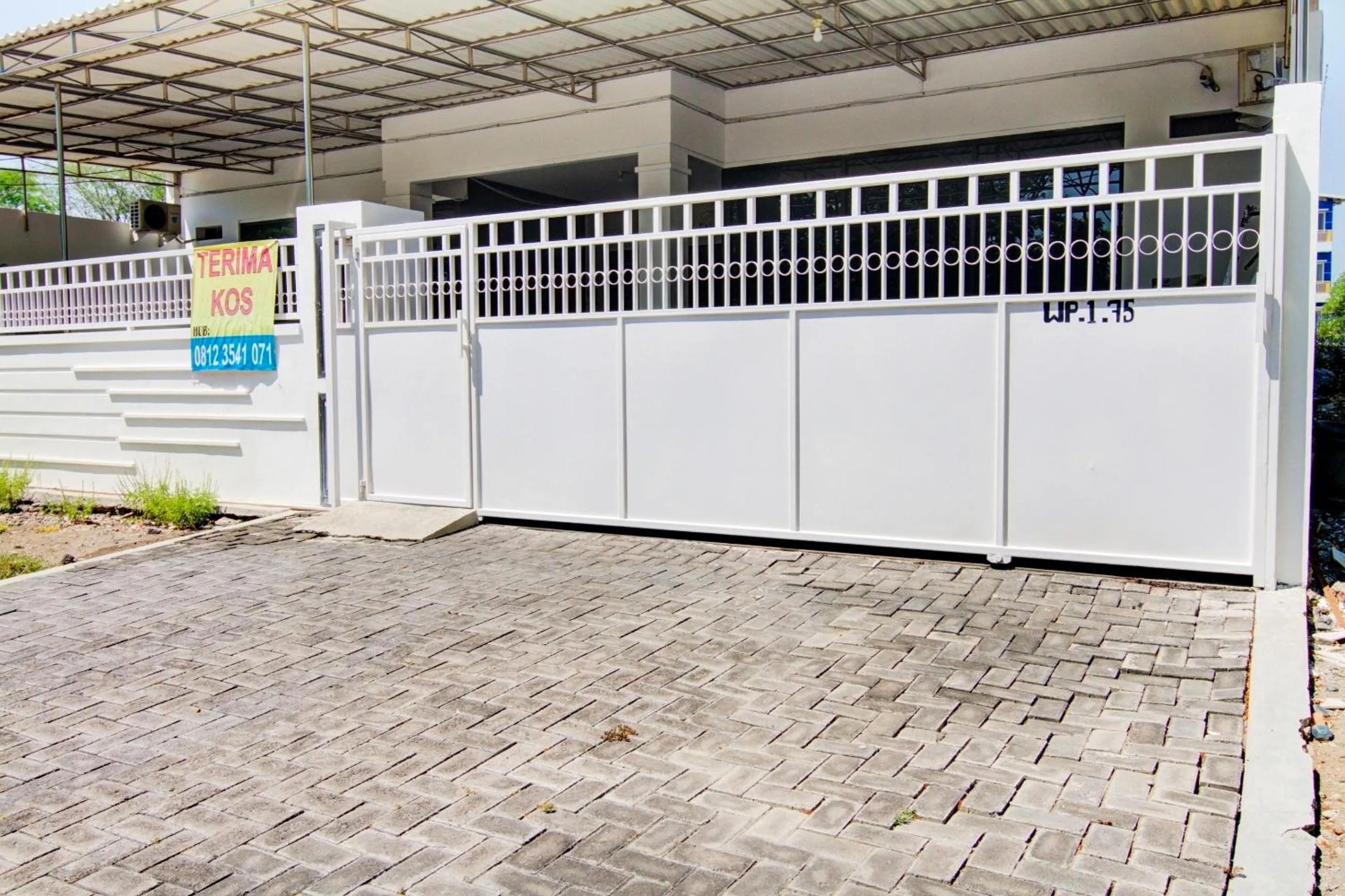 On site in OYO Life 89990 Kost Waterfront 75 Sub