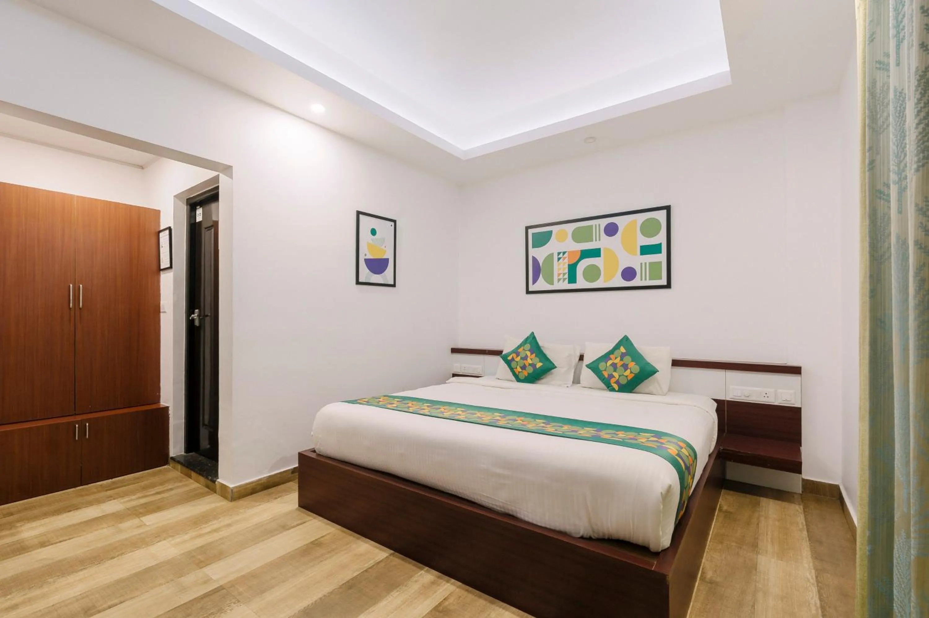 Bedroom, Bed in Treebo Wanderlust Residency With Mountain View