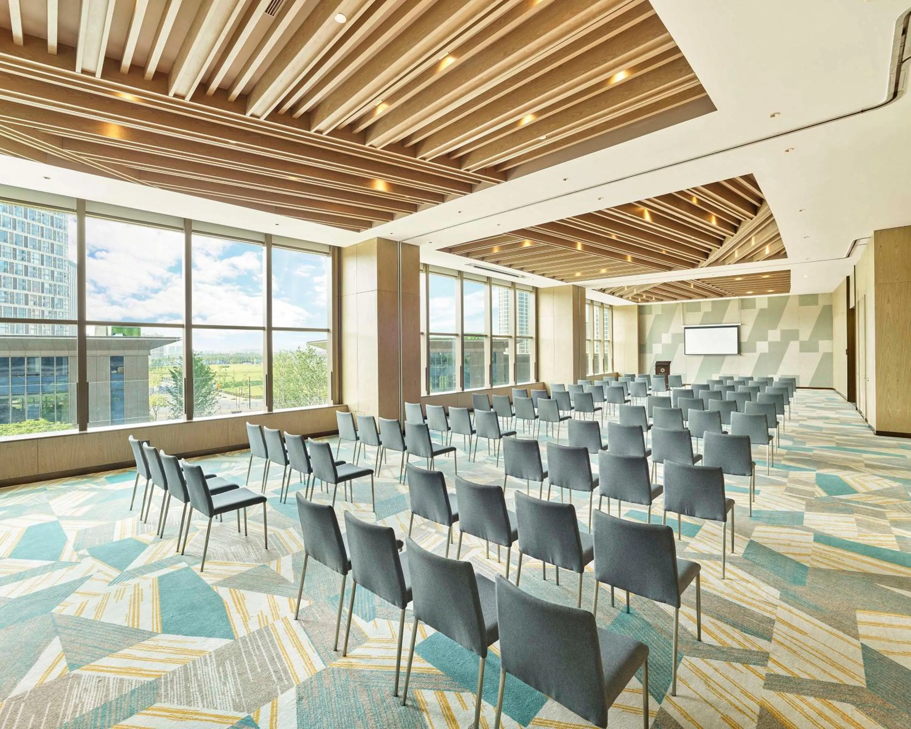 Meeting/conference room in Hyatt Regency Shanghai Songjiang