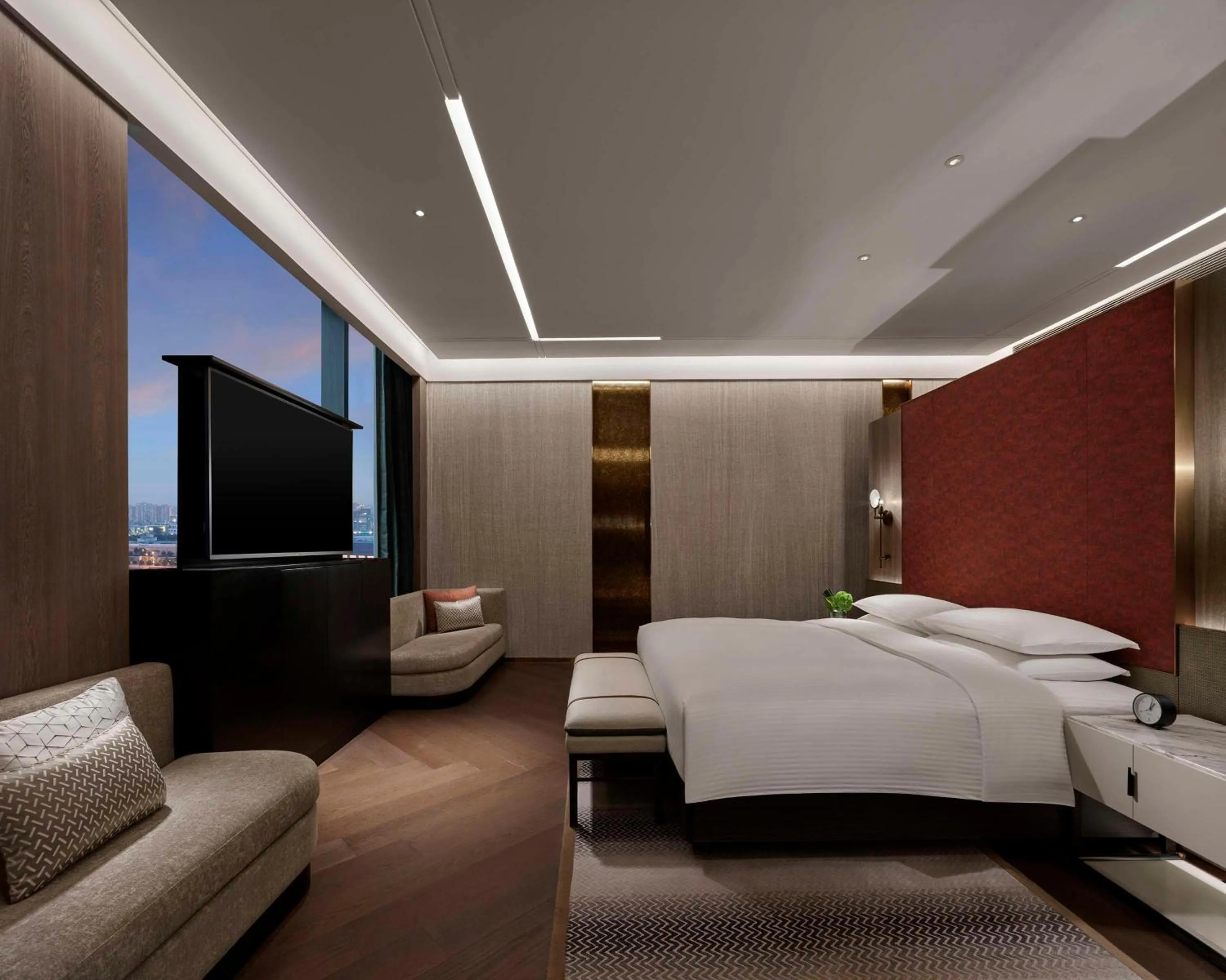 Photo of the whole room, Bed in Hyatt Regency Shanghai Songjiang