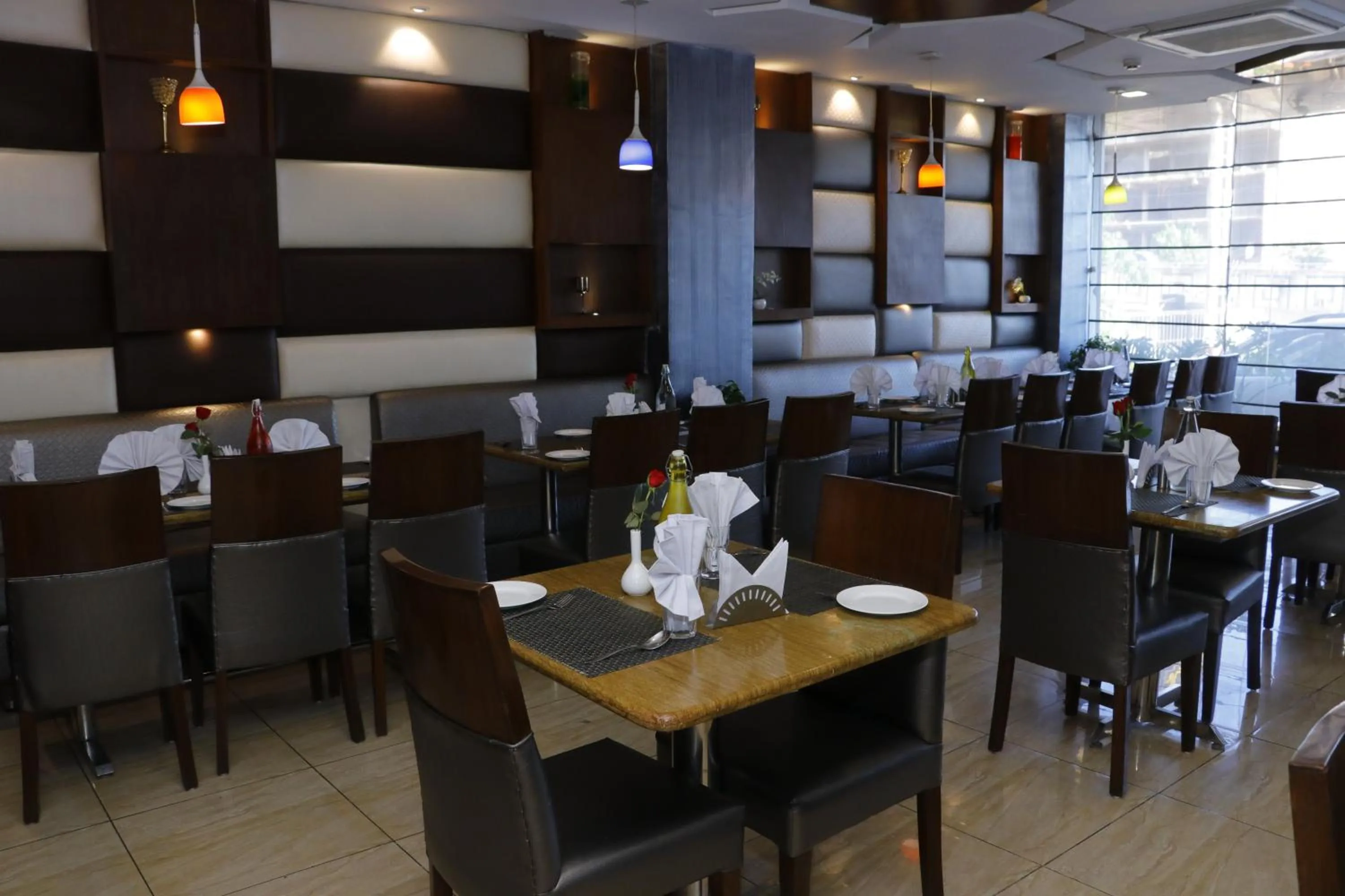 Restaurant/places to eat in Hotel S C Residency