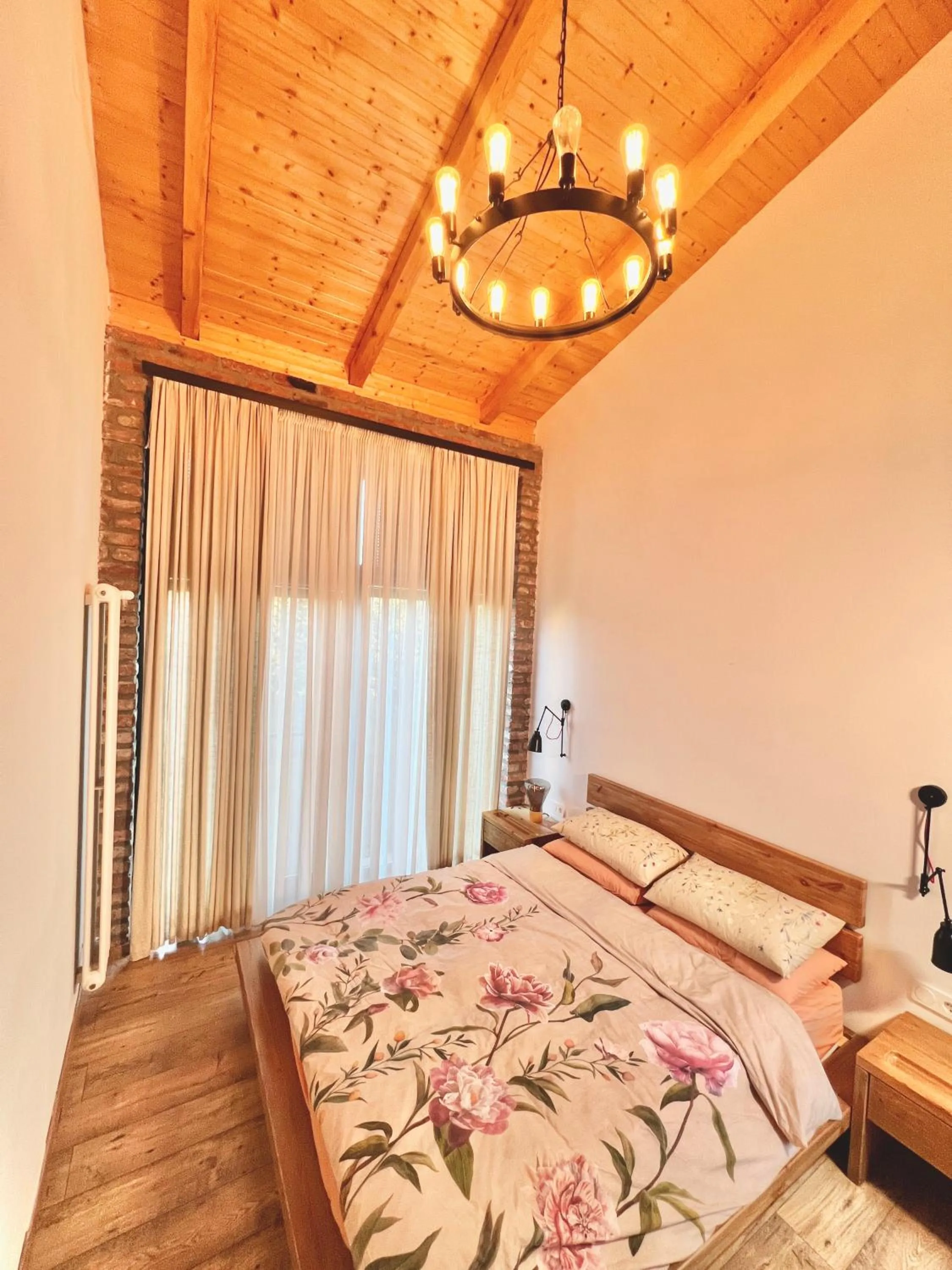 Bedroom, Bed in Chateau Artwine