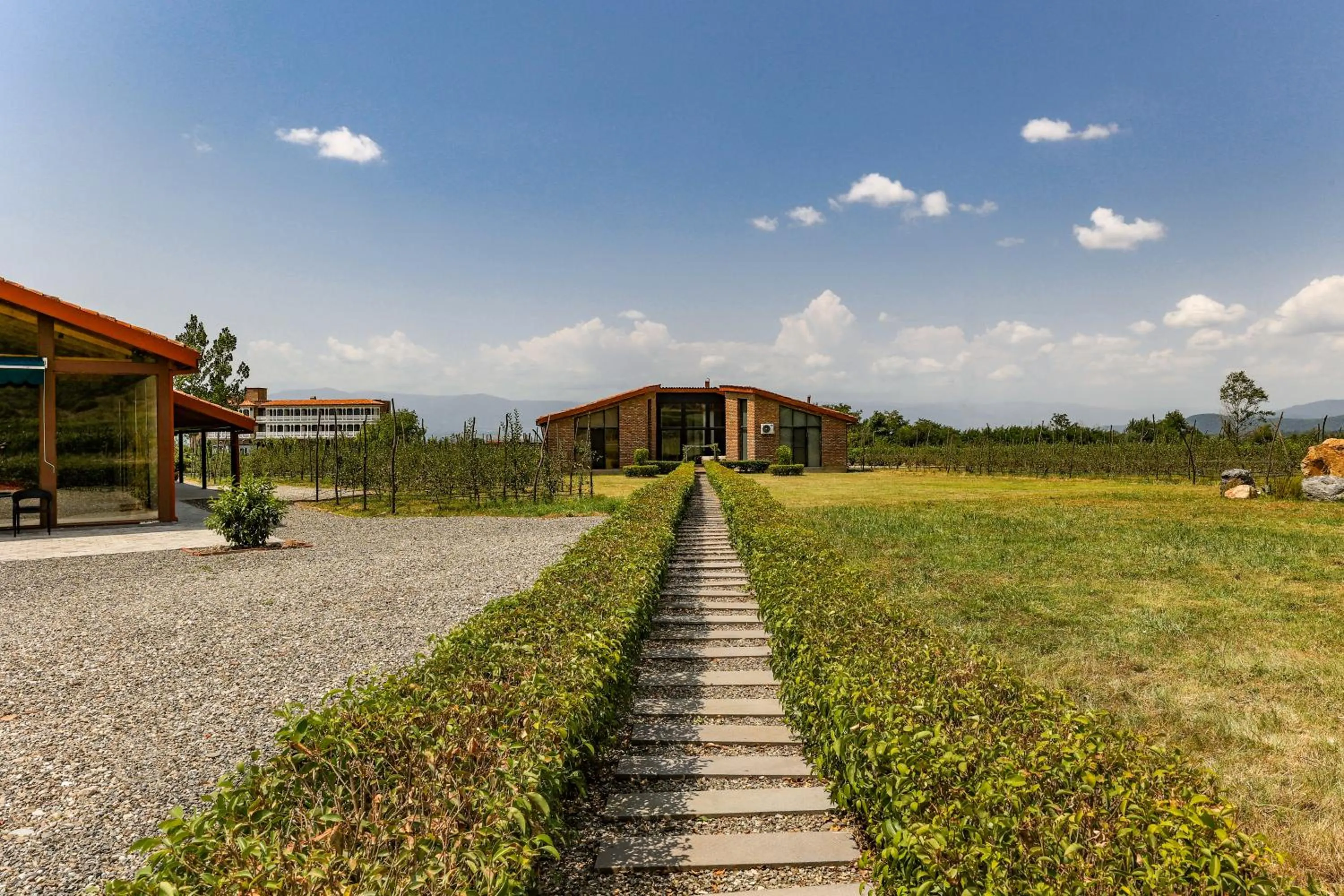 Facade/entrance in Chateau Artwine