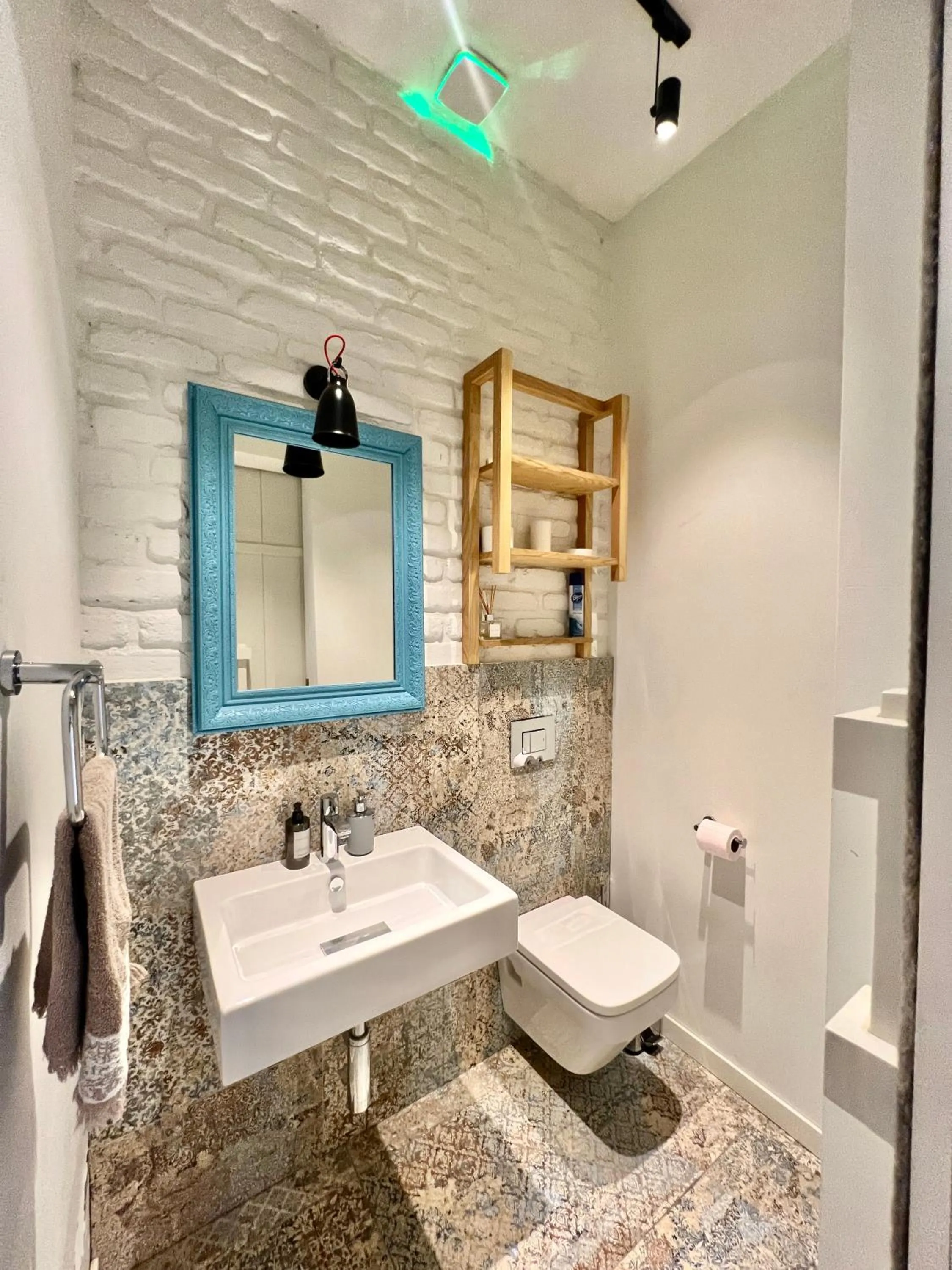 Bathroom in Chateau Artwine