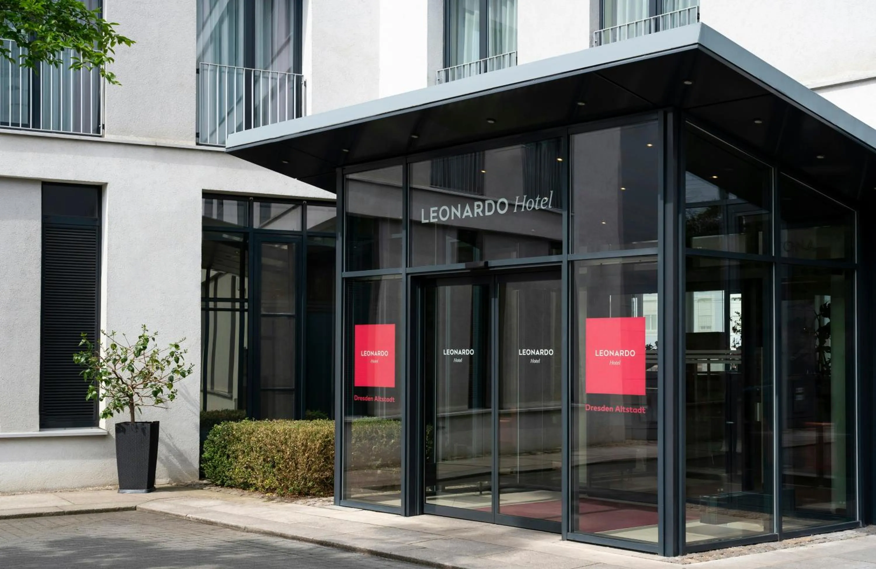 Facade/entrance in Leonardo Hotel Dresden Altstadt