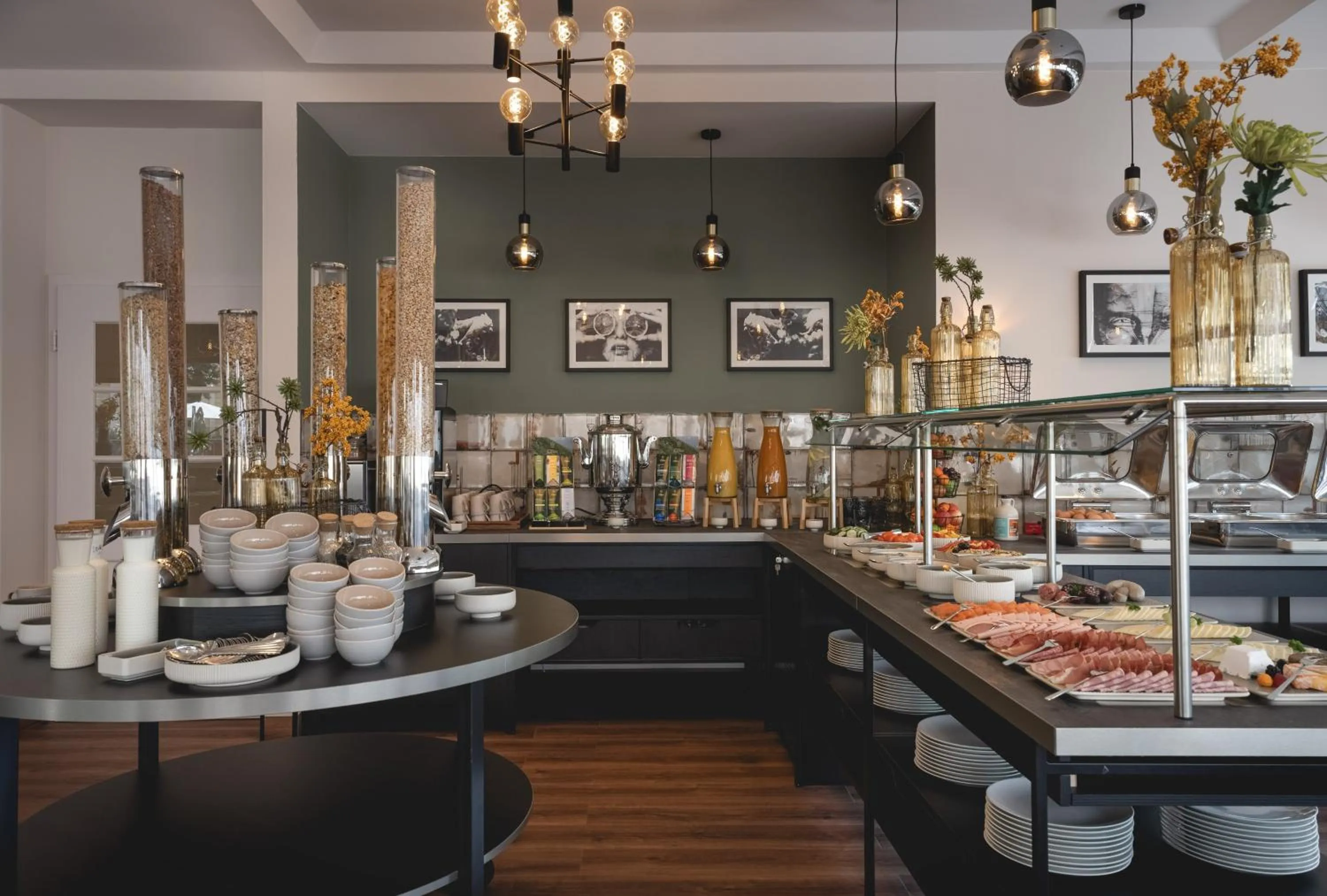 Restaurant/places to eat in Leonardo Hotel Heidelberg City Center