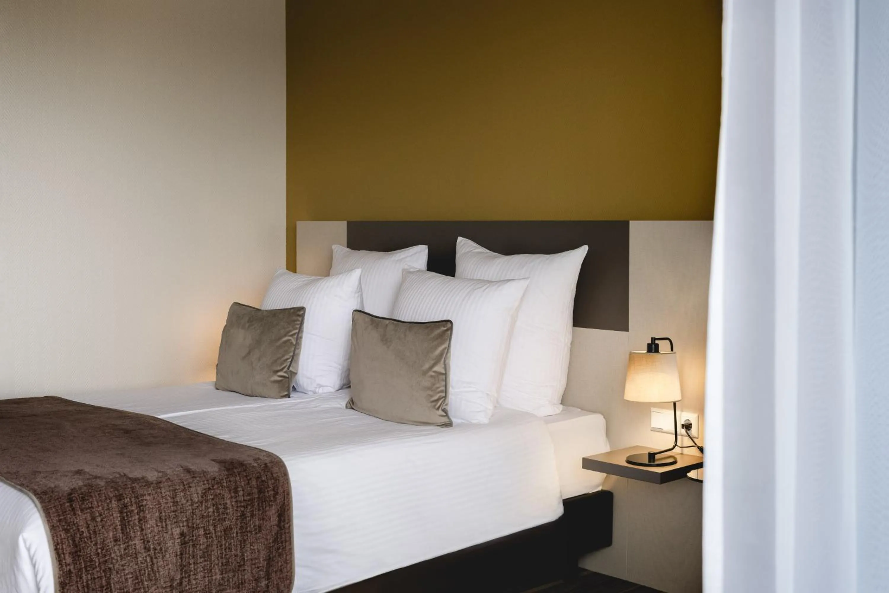 Bedroom, Bed in Leonardo Hotel Heidelberg City Center