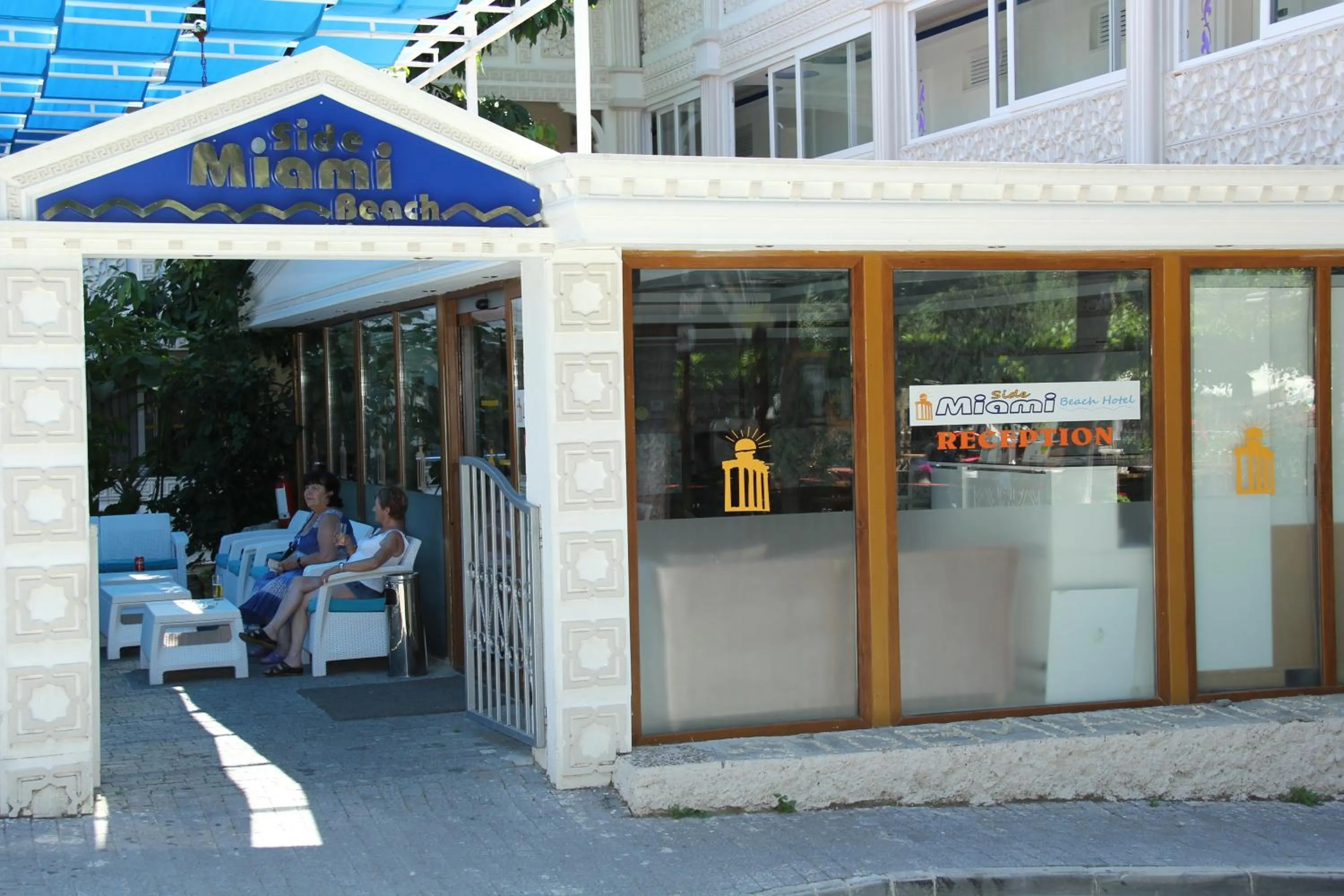 Facade/entrance in Side Miami Beach Hotel