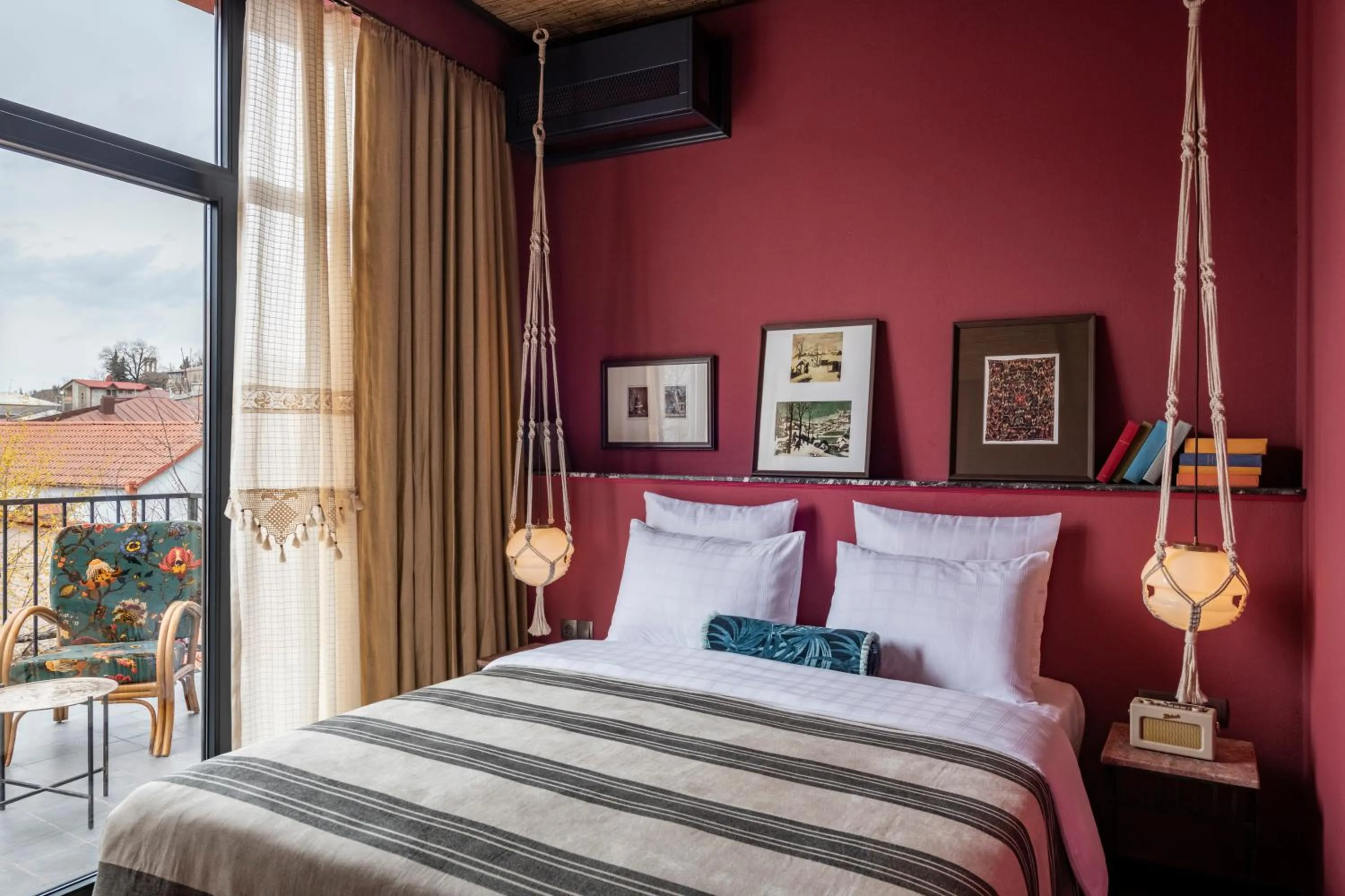 Photo of the whole room, Bed in Communal Hotel Telavi