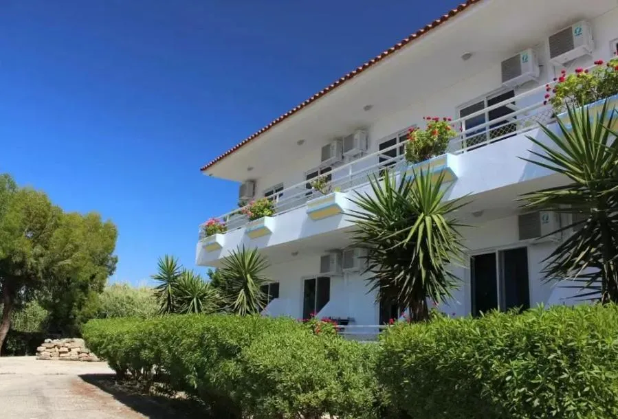 Property building in Asterias Bay-Theologos