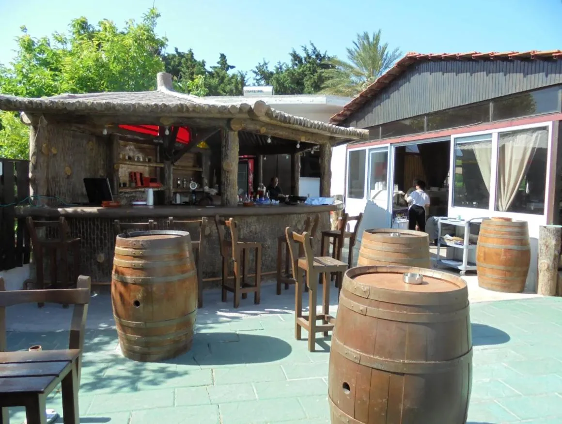 Restaurant/places to eat in Asterias Bay-Theologos