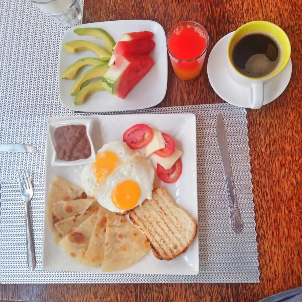 Food and drinks in Utulivu Bungalow