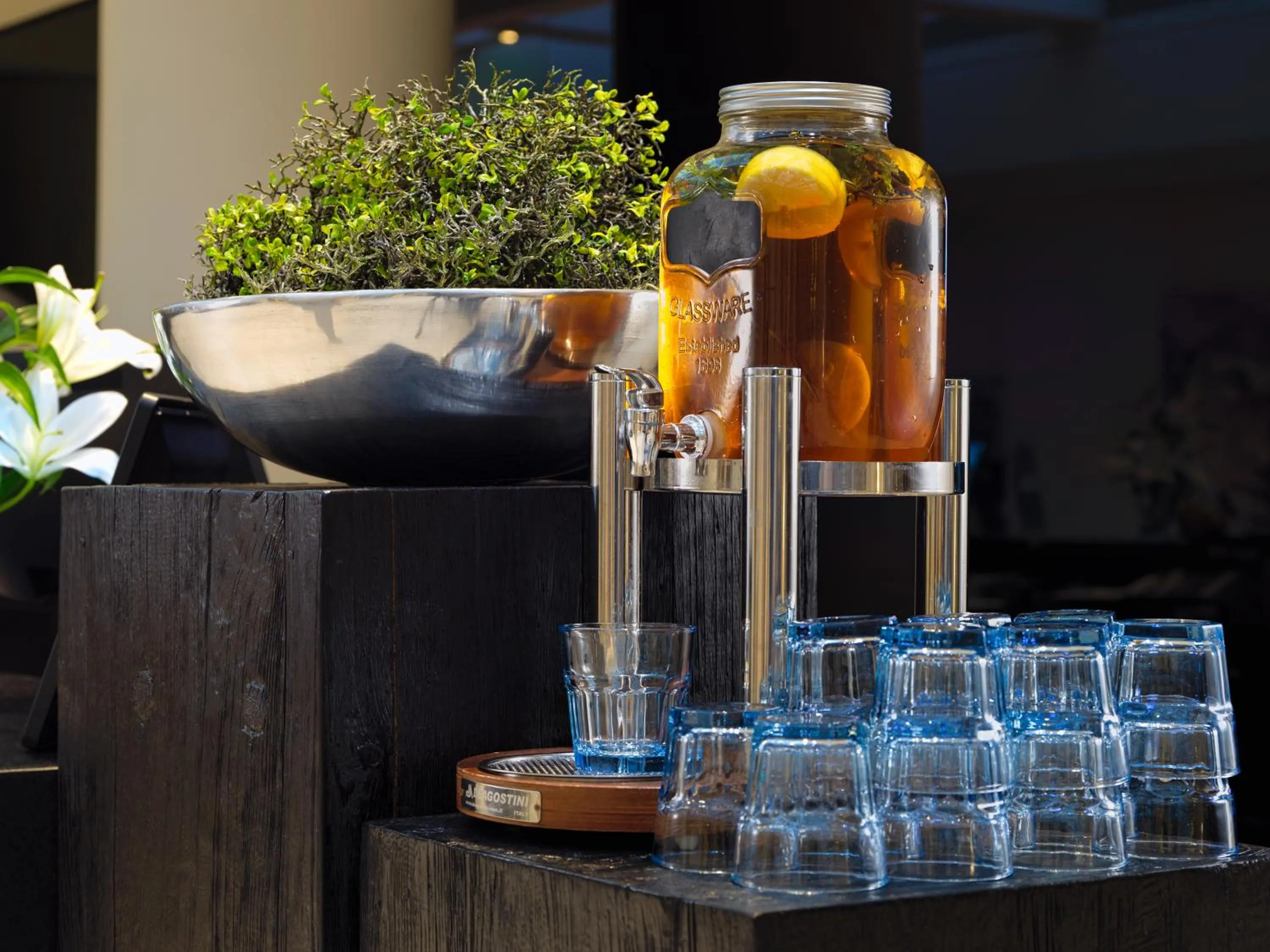 Lounge or bar in H10 Ku'Damm Lofts