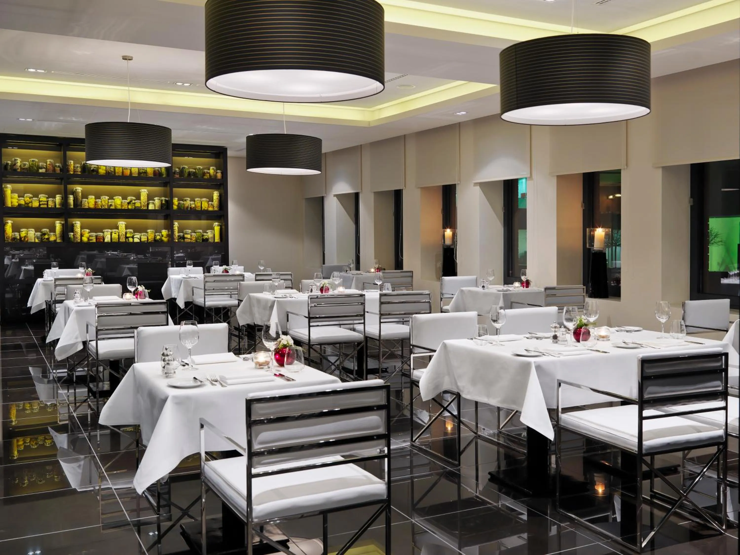 Restaurant/places to eat in H10 Ku'Damm Lofts