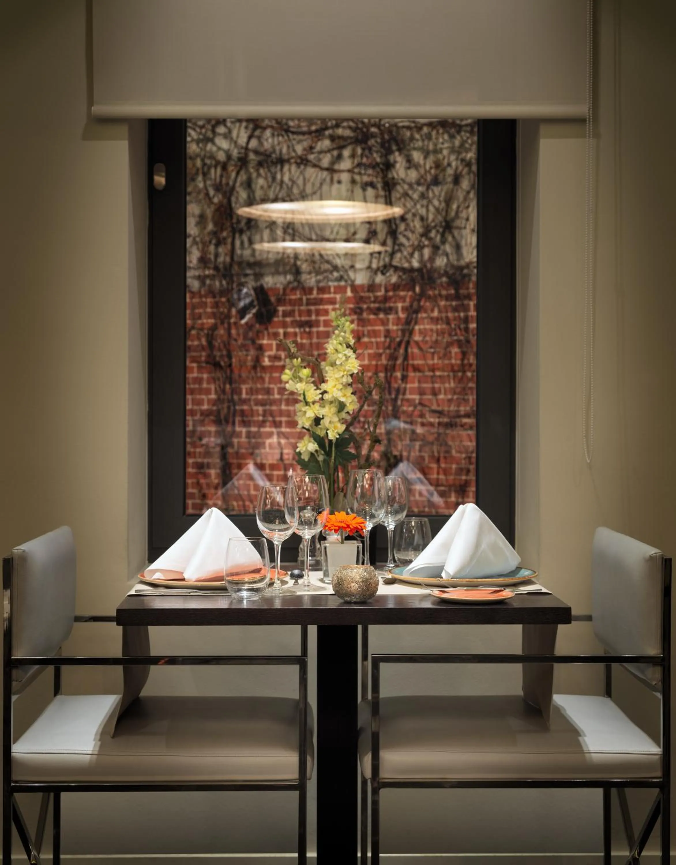 Lounge or bar in H10 Ku'Damm Lofts