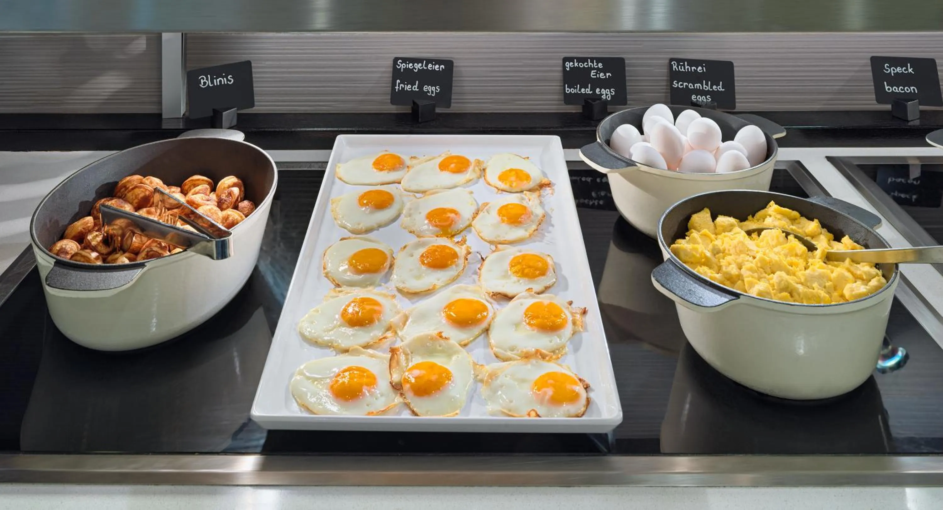 Food in H10 Ku'Damm Lofts