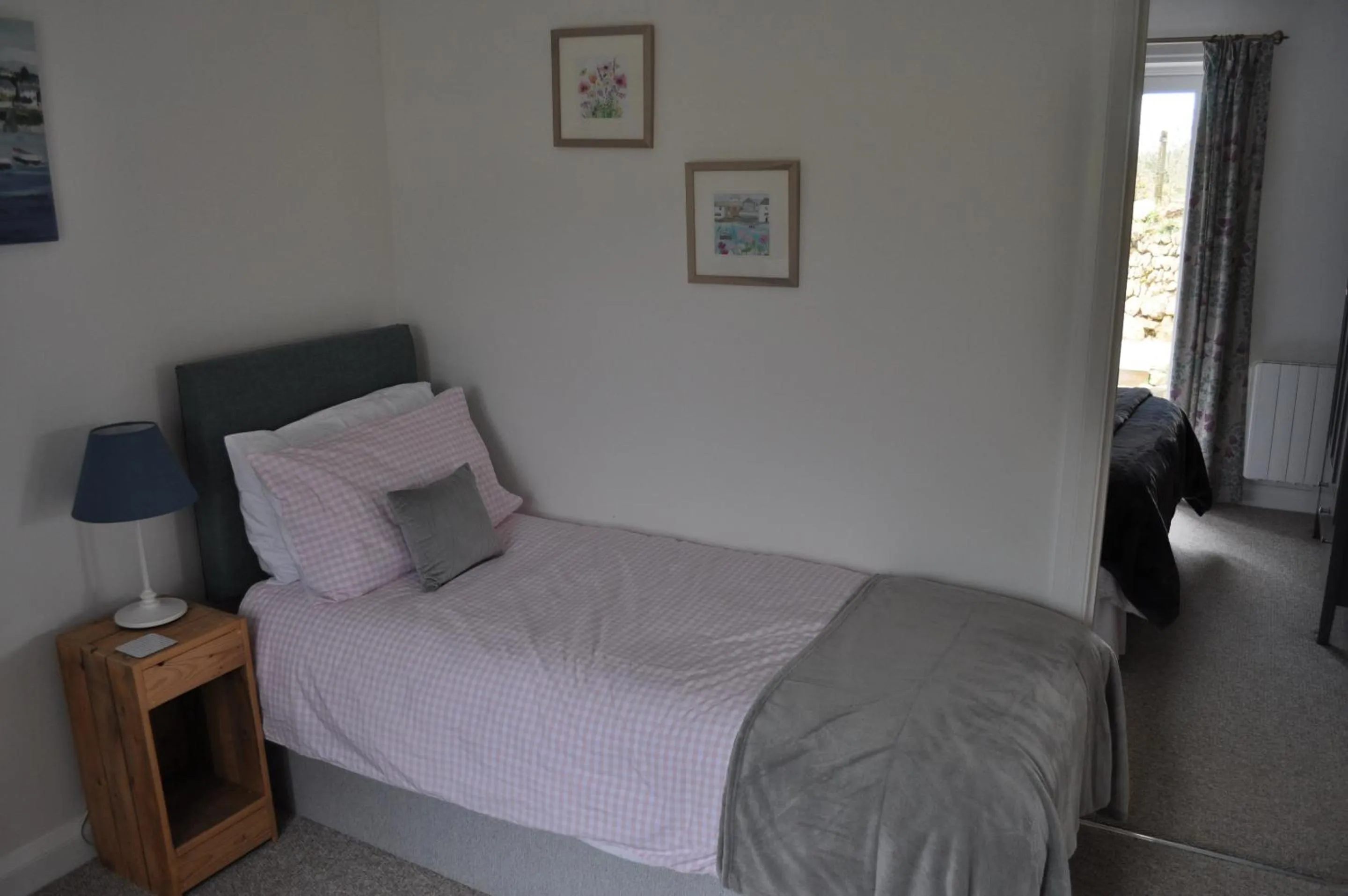 Bedroom, Bed in Morley's