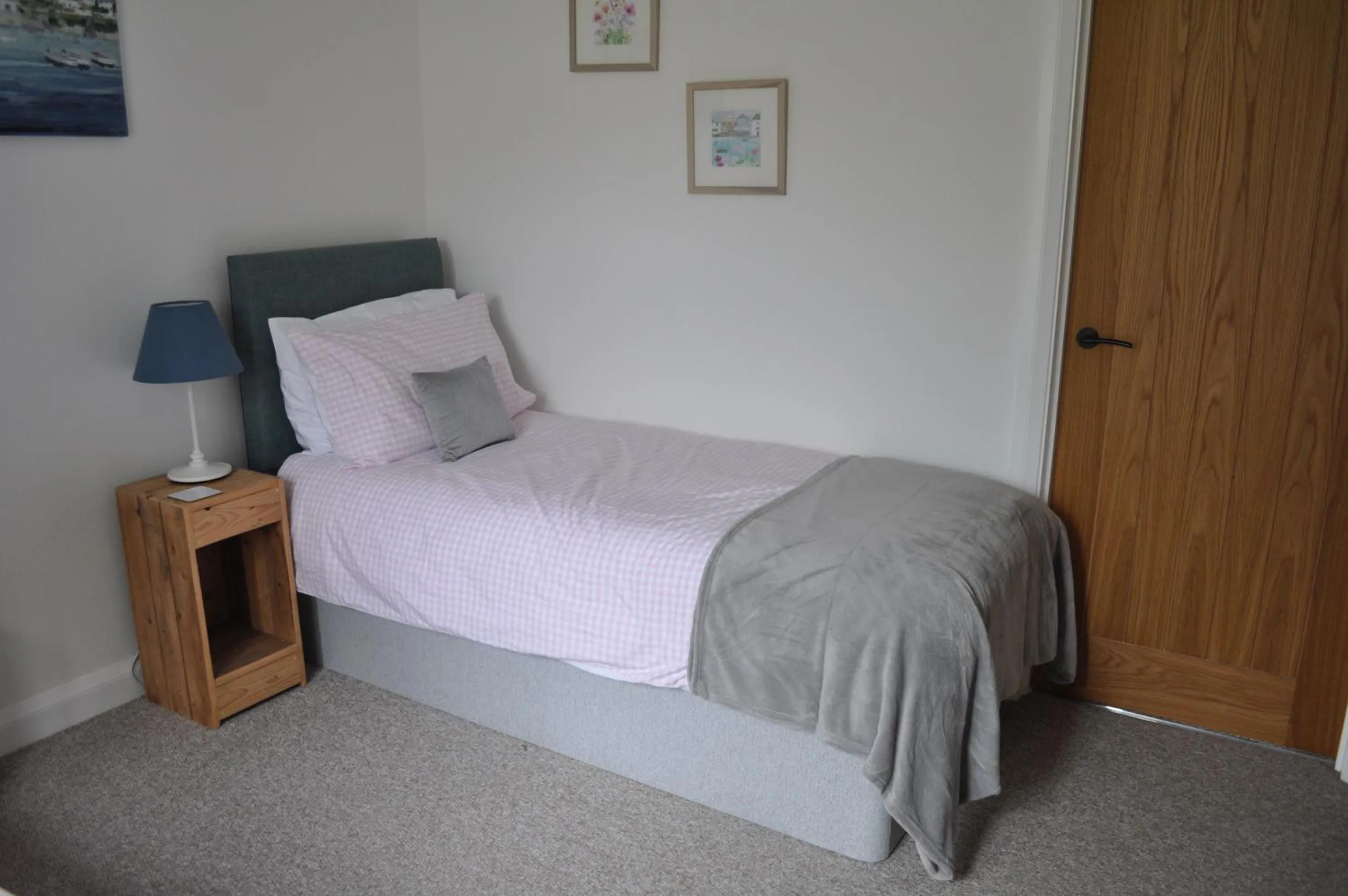 Bedroom, Bed in Morley's