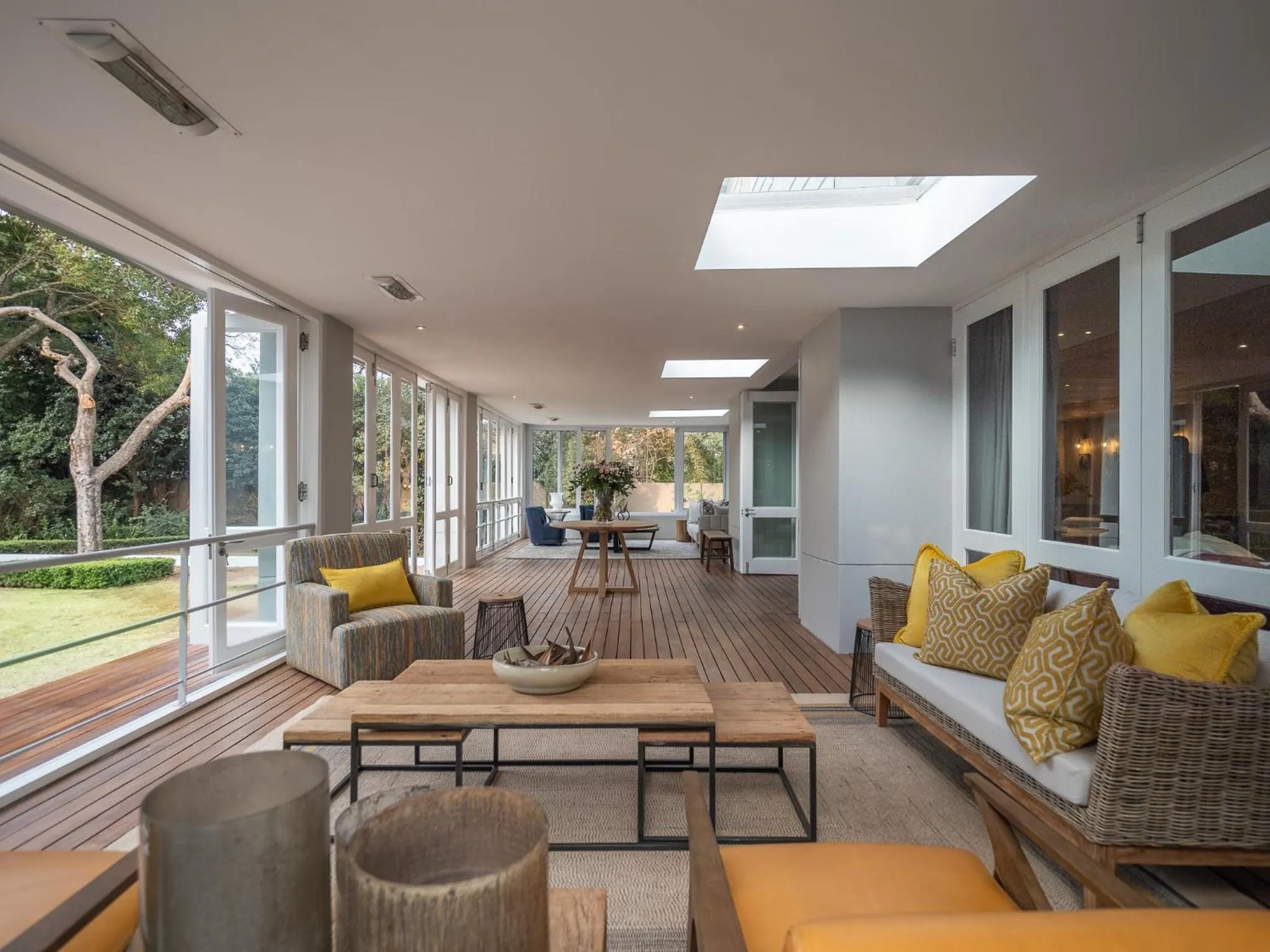 Lounge or bar in AtholPlace Hotel & Villa