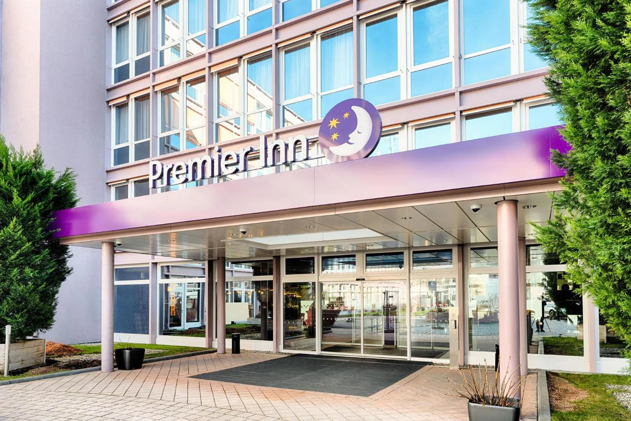 Bedroom in Premier Inn München City Ost