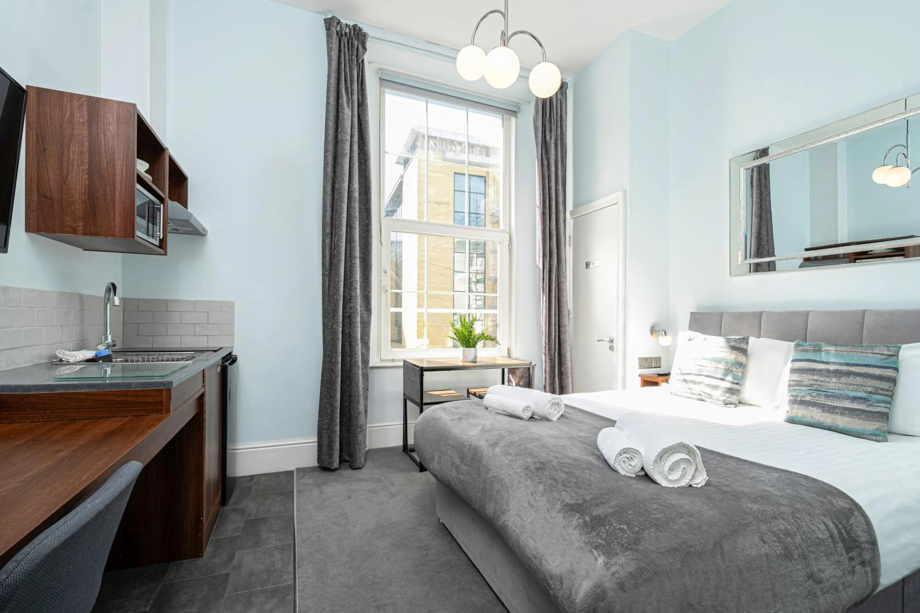 Bed in Ocean Stays by Smart Welcomes