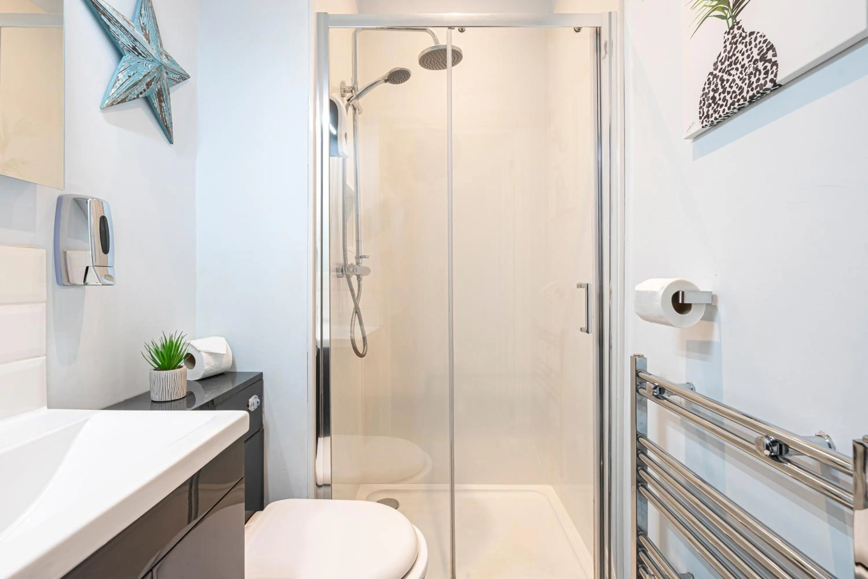 Bathroom in Ocean Stays by Smart Welcomes