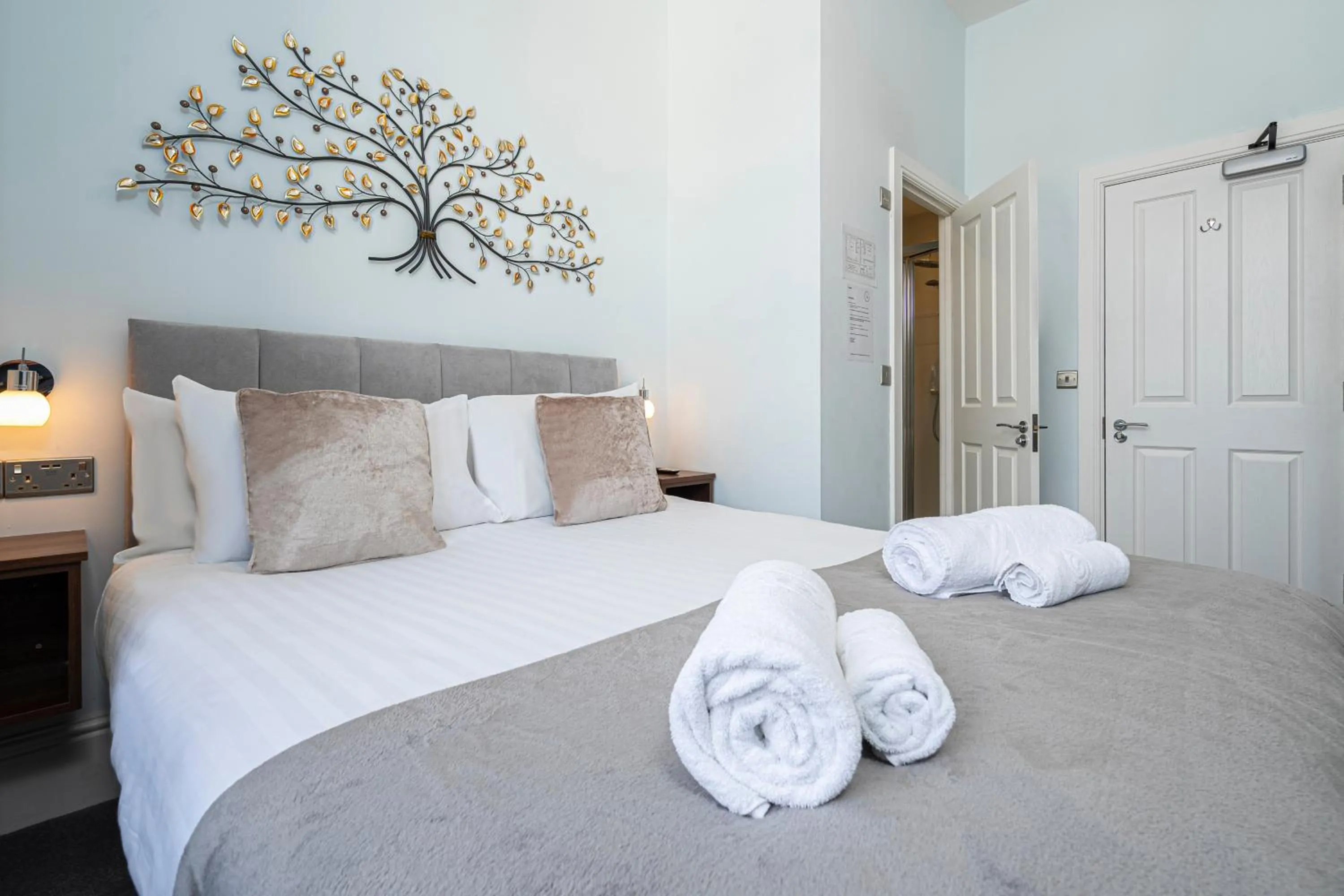 Bedroom, Bed in Ocean Stays by Smart Welcomes