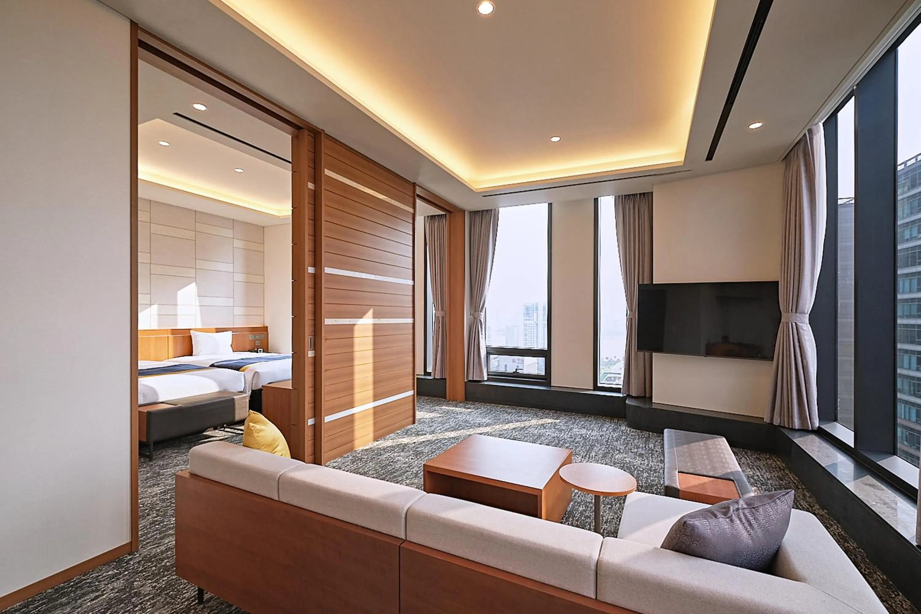 Living room, Bed in Roynet Hotel Seoul Mapo