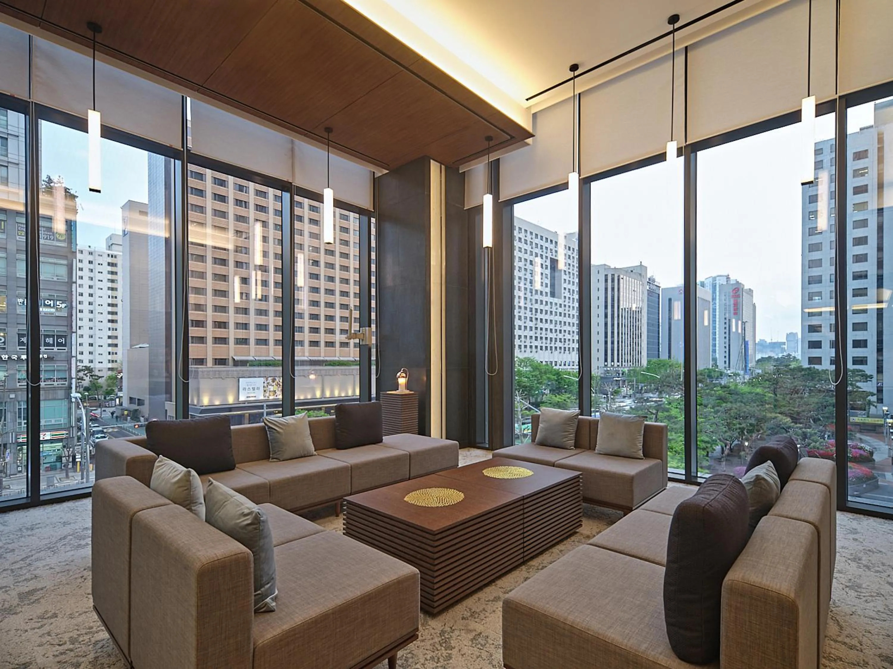 Lobby or reception in Roynet Hotel Seoul Mapo