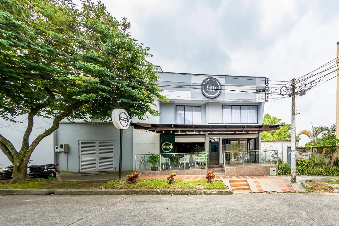Property building in Ayenda Fundadores 1906
