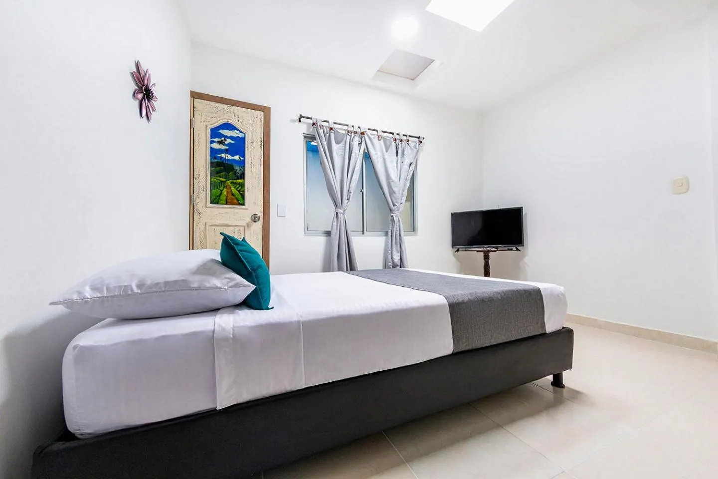 Photo of the whole room, Bed in Ayenda Fundadores 1906