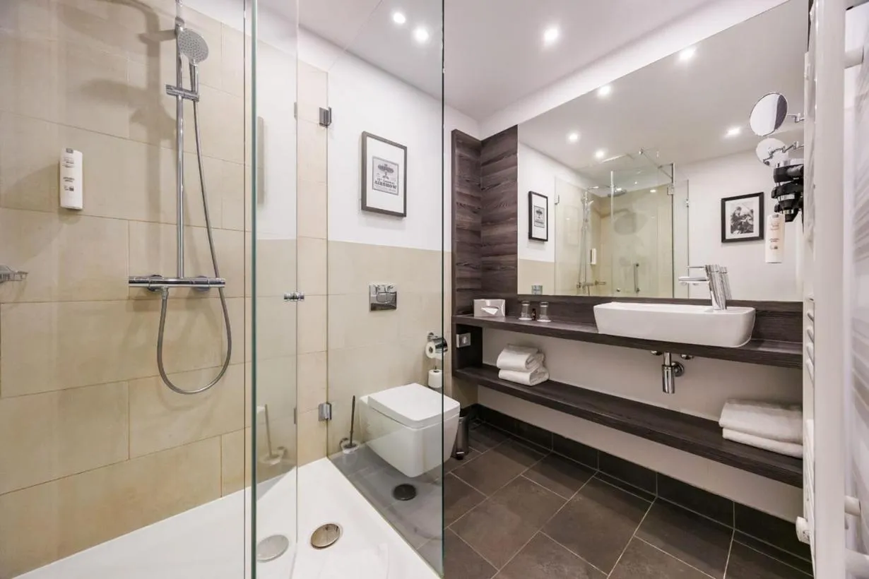 Bathroom in Airporthotel Berlin-Adlershof