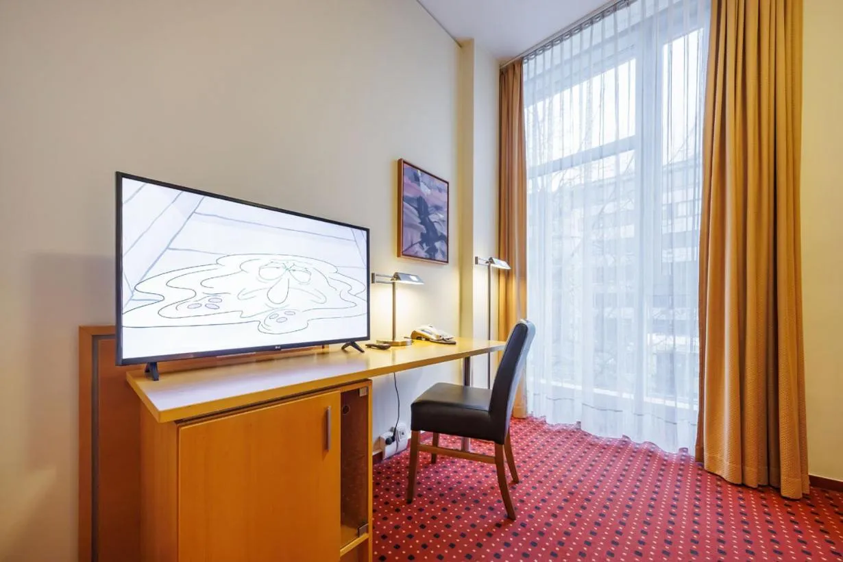 TV and multimedia in Airporthotel Berlin-Adlershof