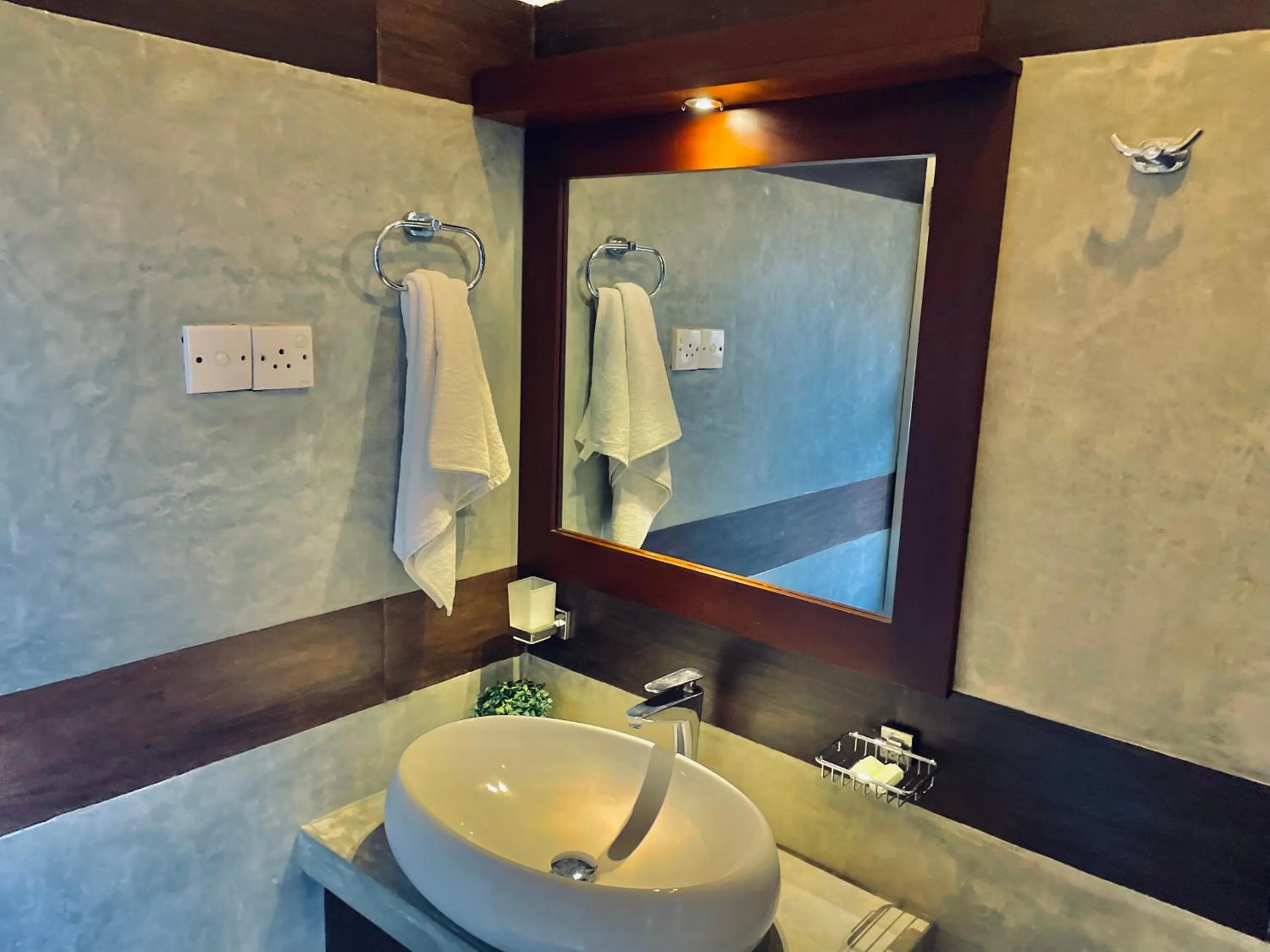 Shower in 8 Plus Motels