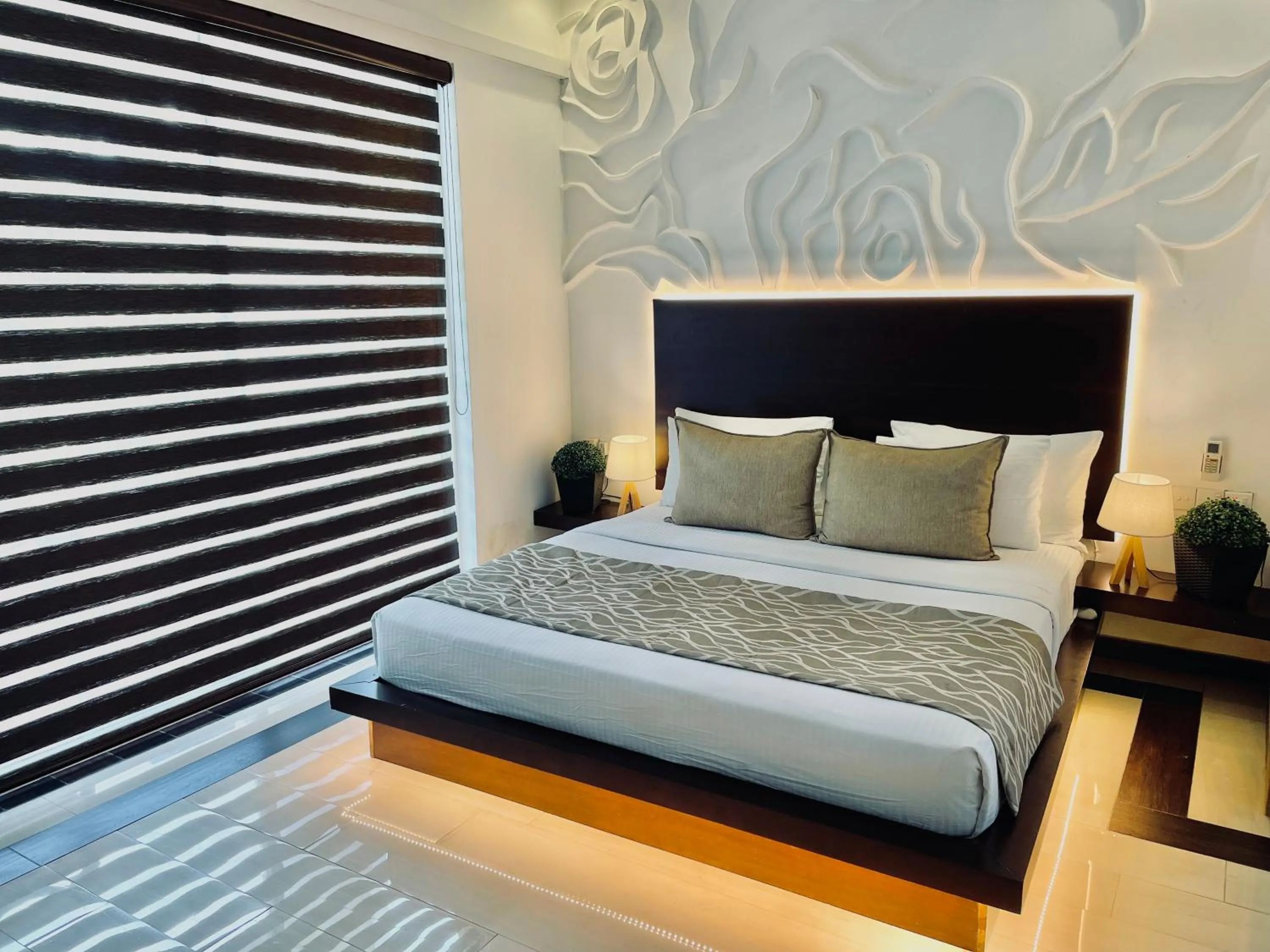 Bed in 8 Plus Motels