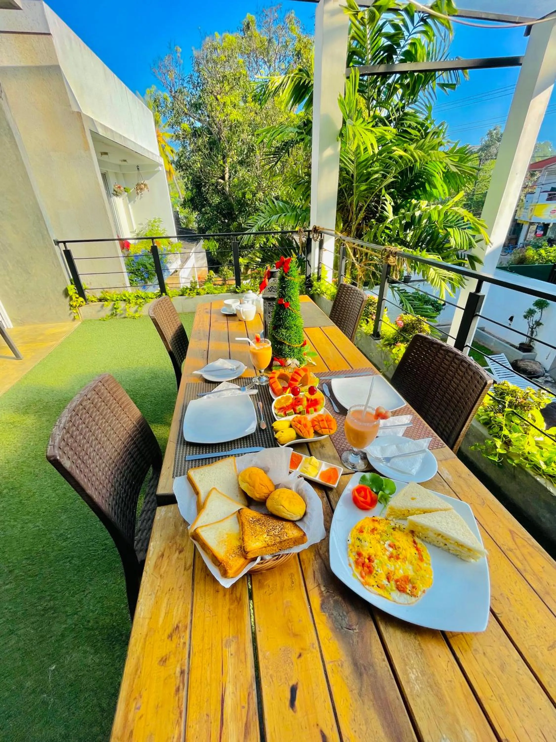 Breakfast in 8 Plus Motels