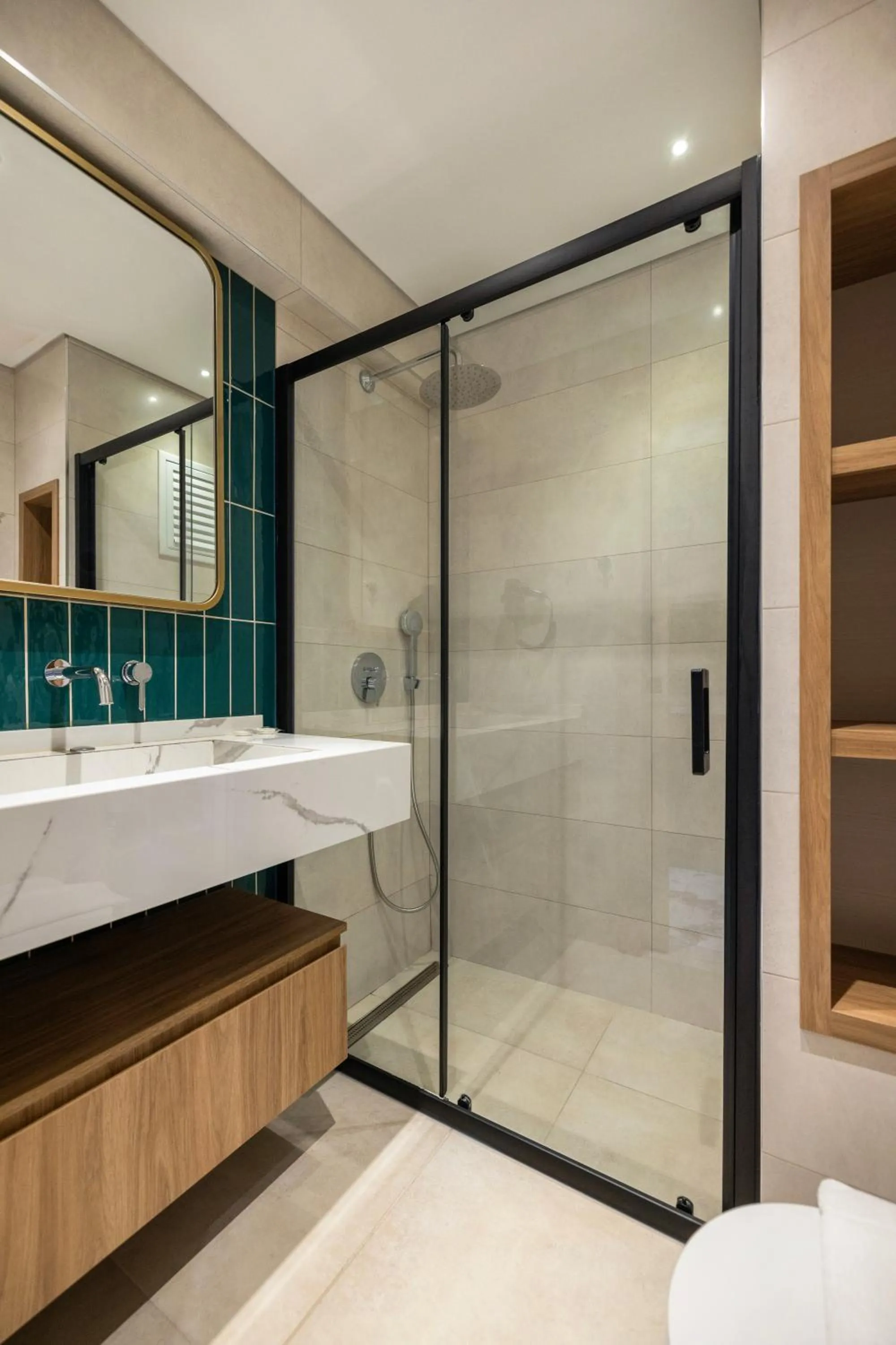 Bathroom in Club Aquarium