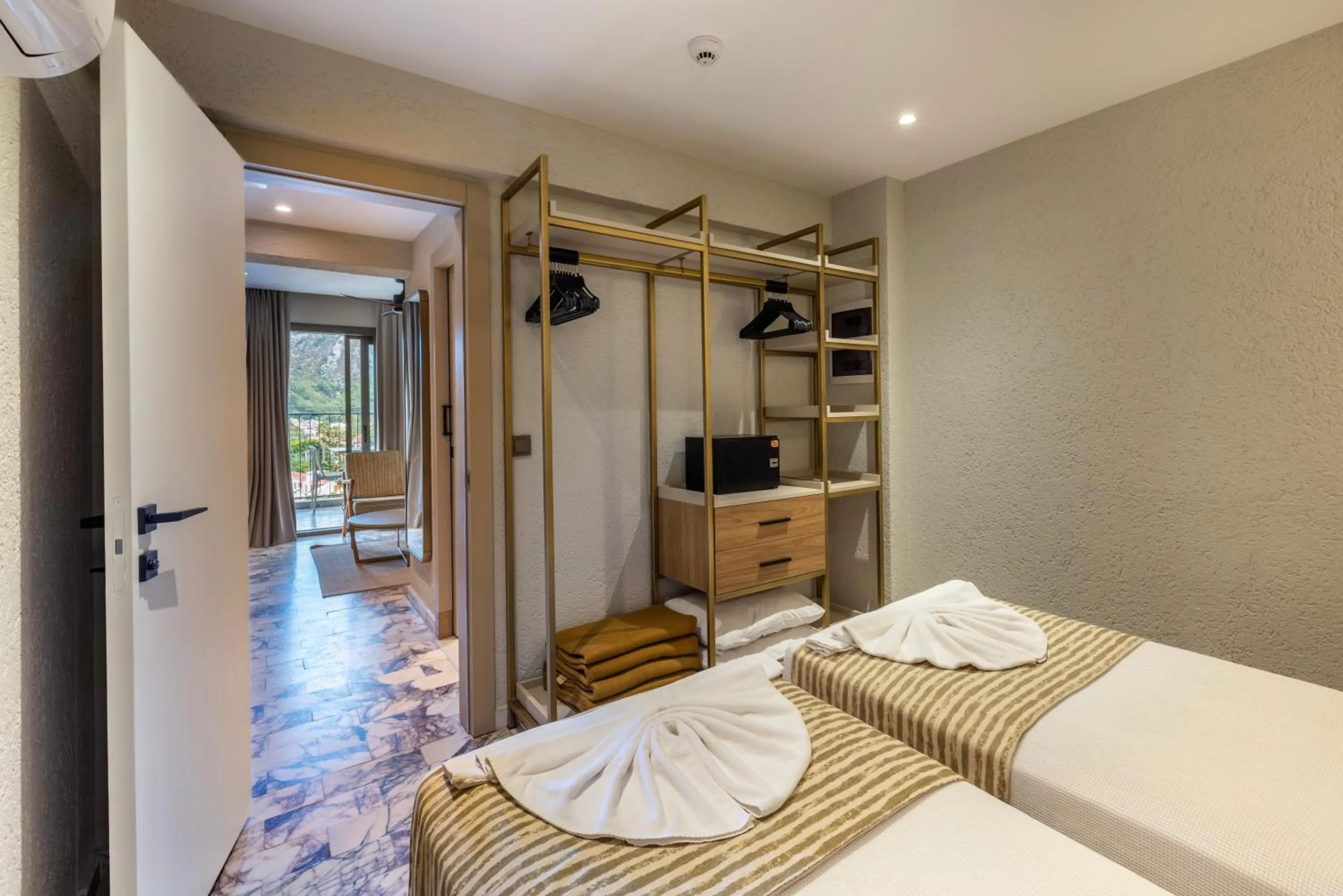 Bedroom, Bed in Club Aquarium