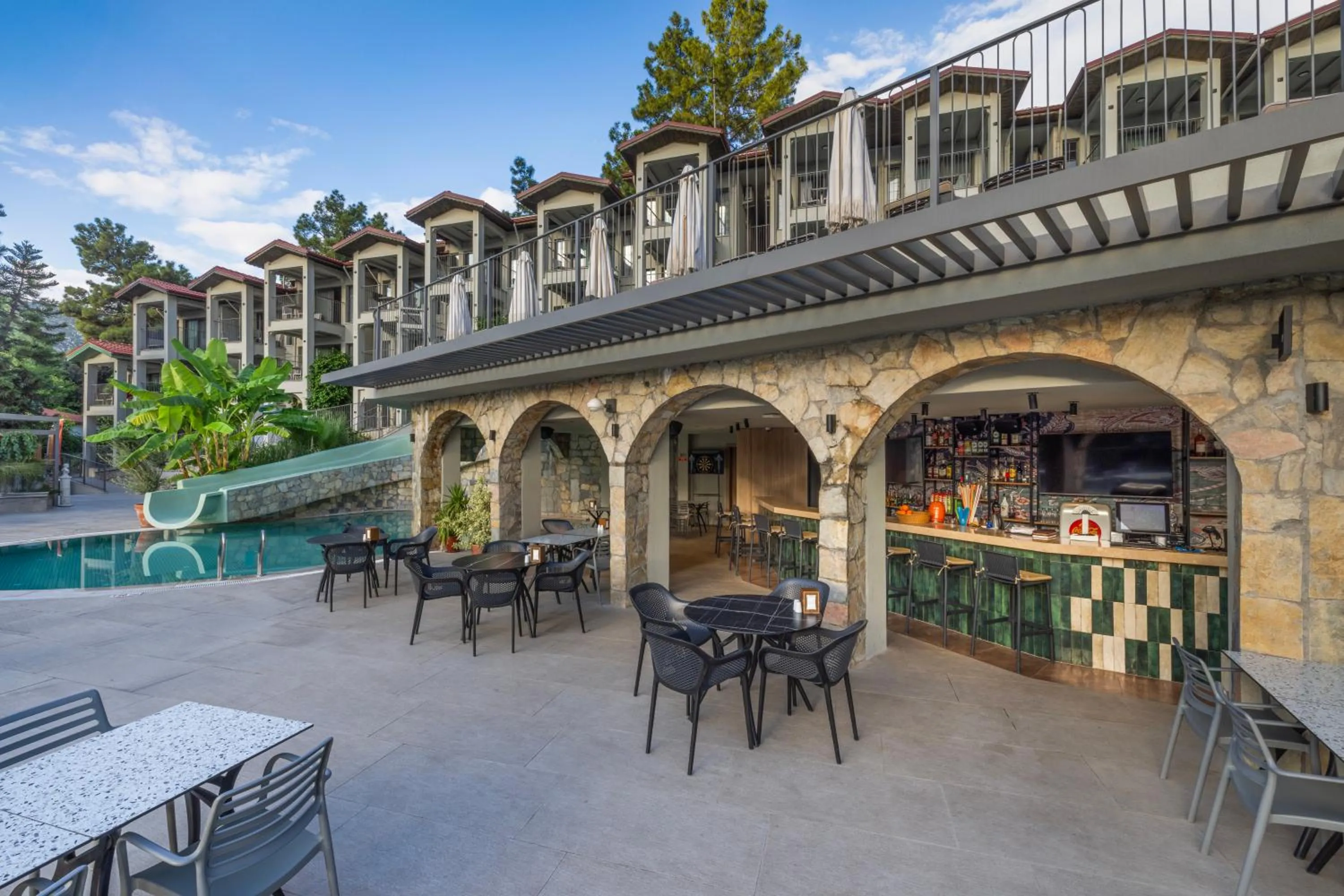 Restaurant/places to eat in Club Aquarium