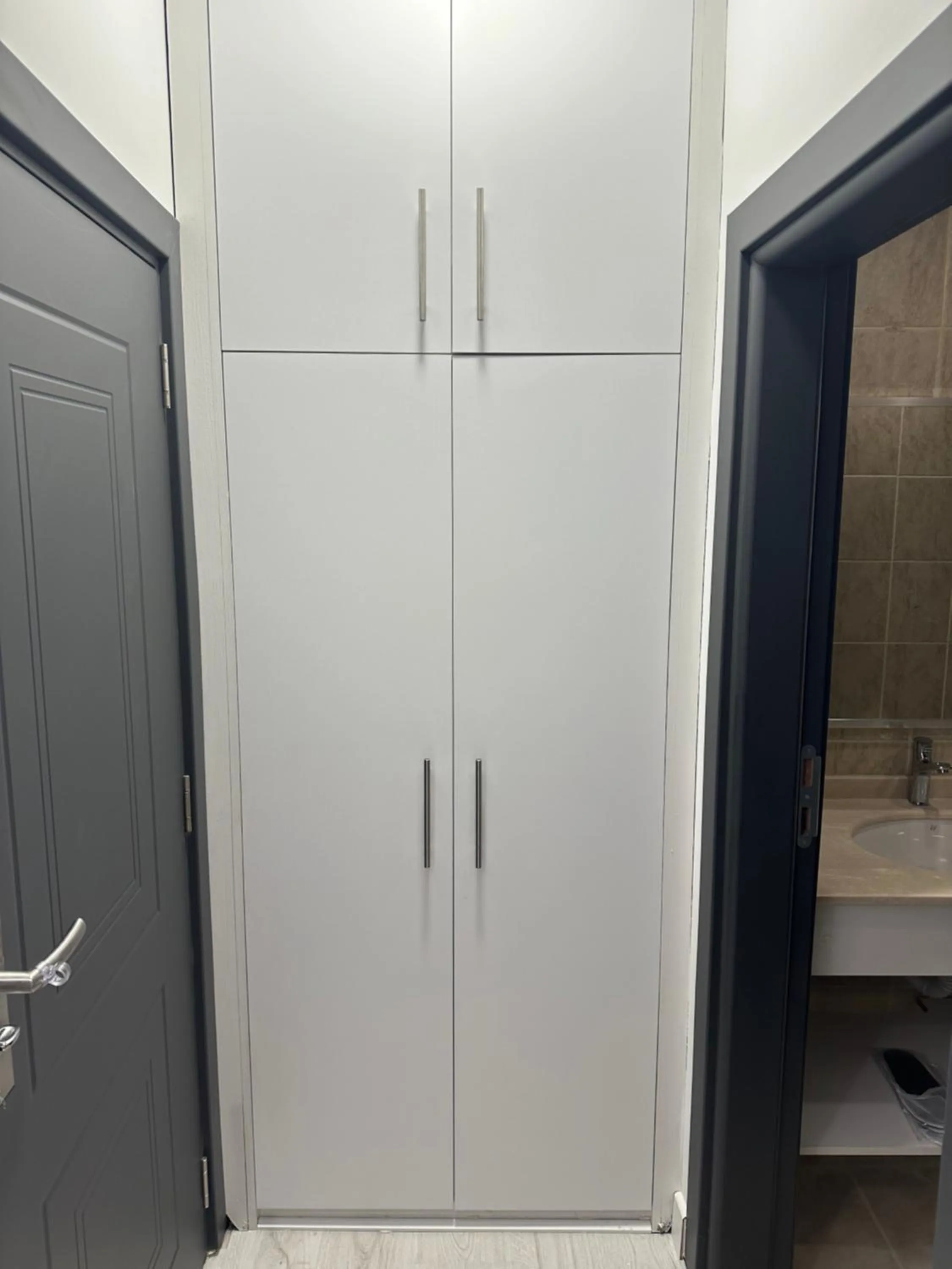 wardrobe in Hotel Peninsula