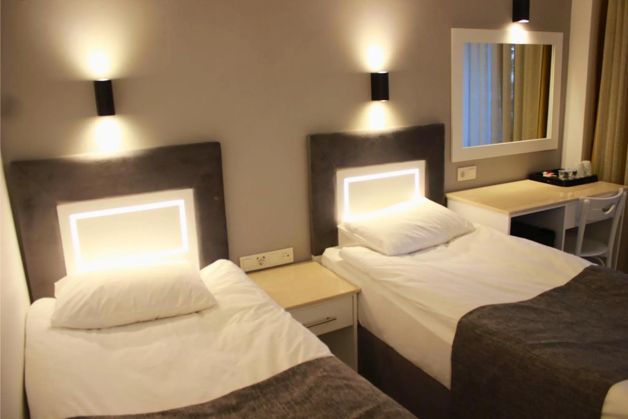 Bedroom, Bed in Hotel Peninsula