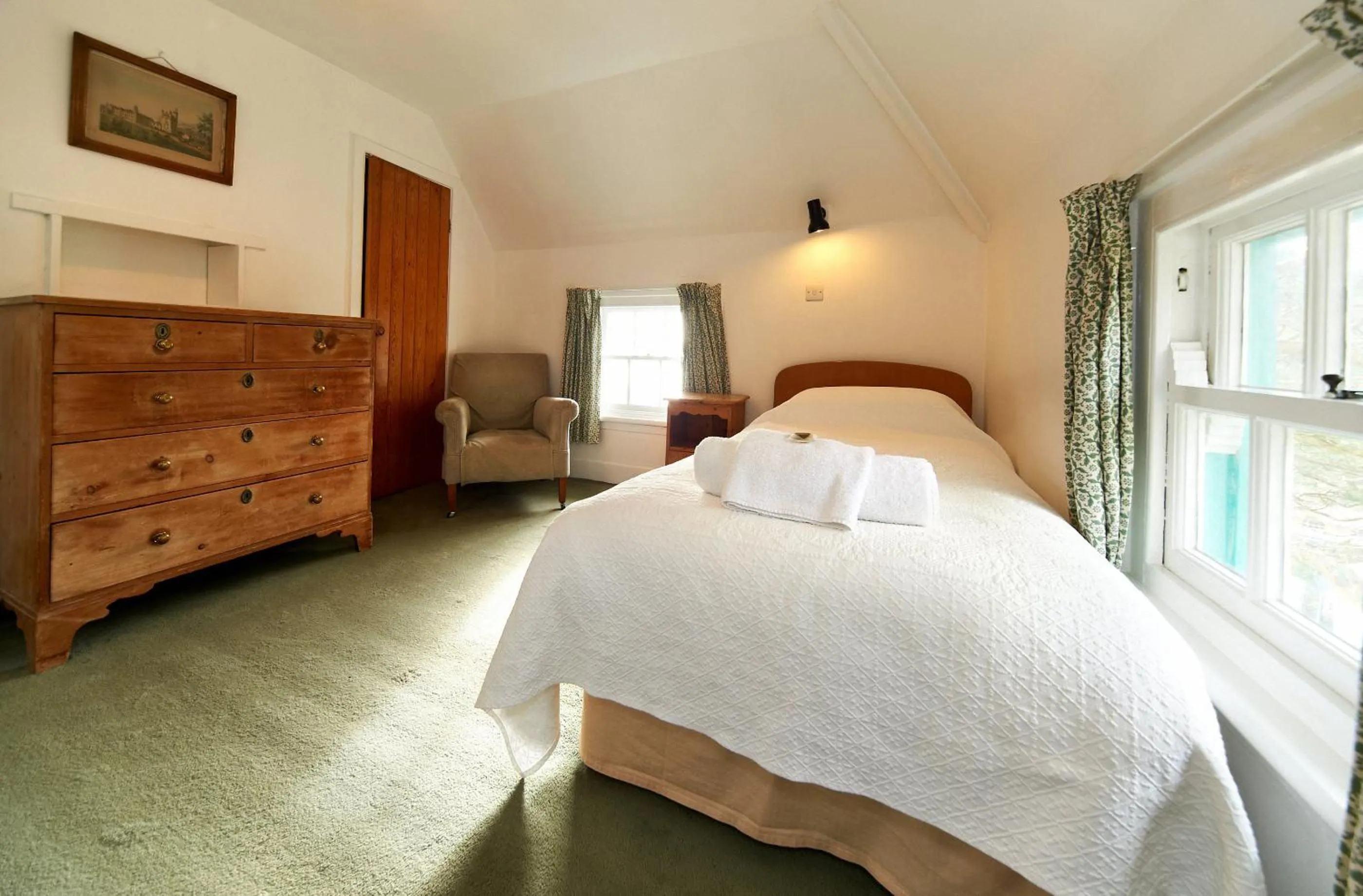 Bedroom, Bed in Portmeirion Village & Castell Deudraeth