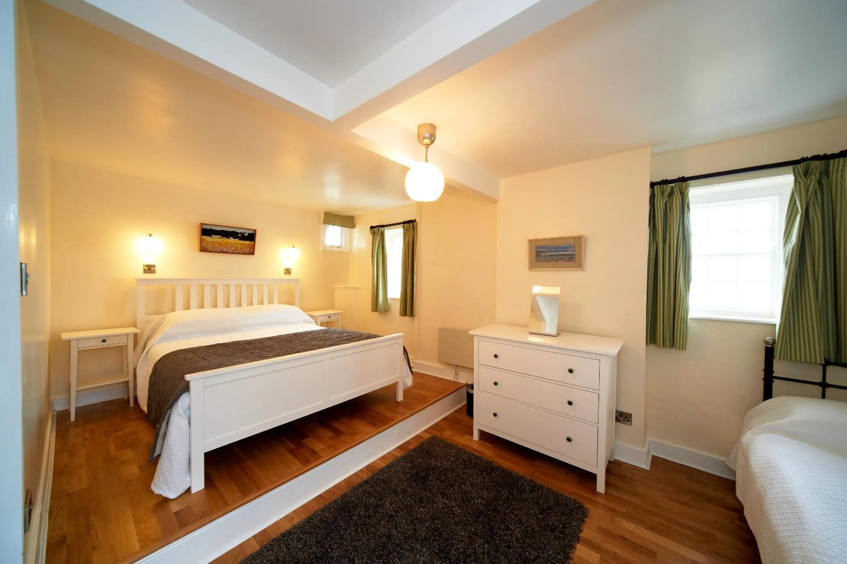 Bedroom, Bed in Portmeirion Village & Castell Deudraeth