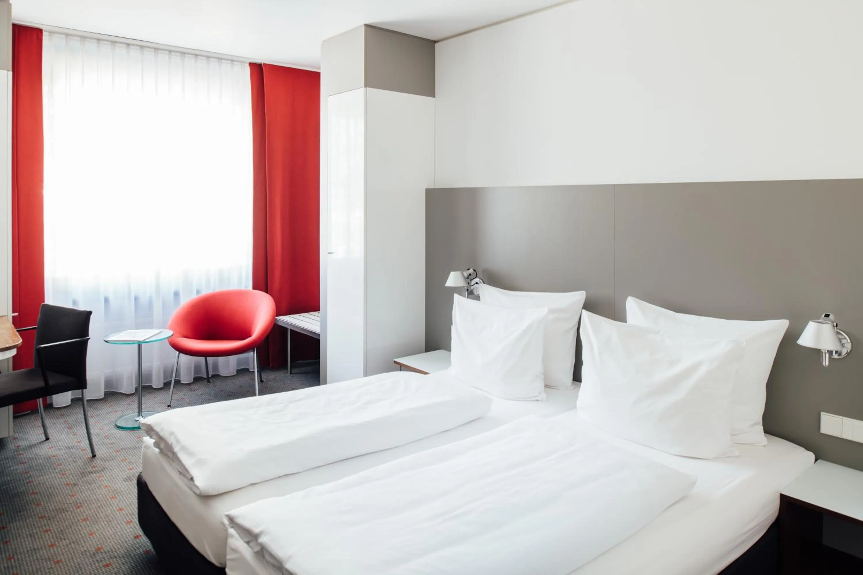 Bed in Vienna House Easy by Wyndham Stuttgart