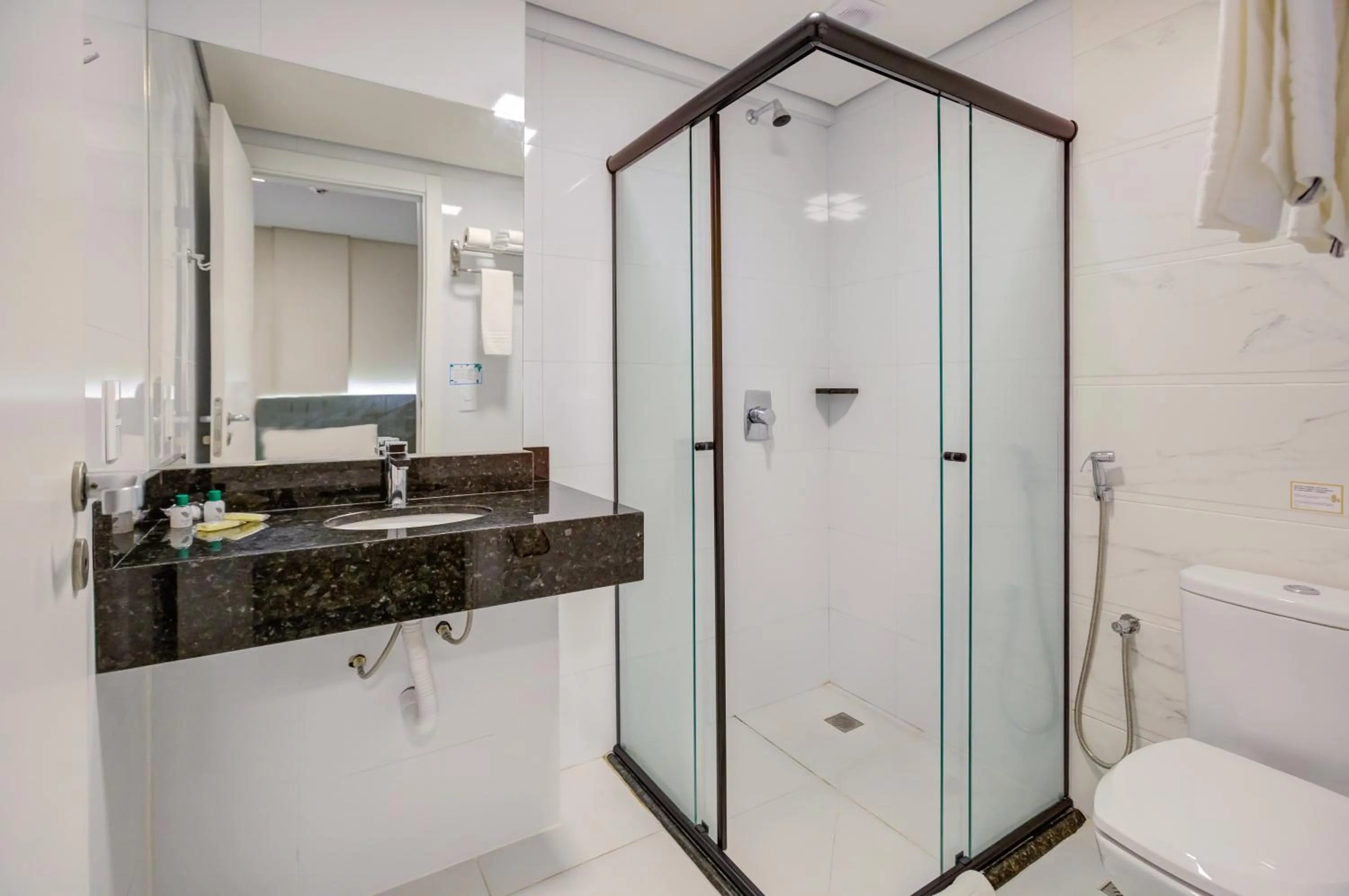 Bathroom in Viale Iguassu Hotel